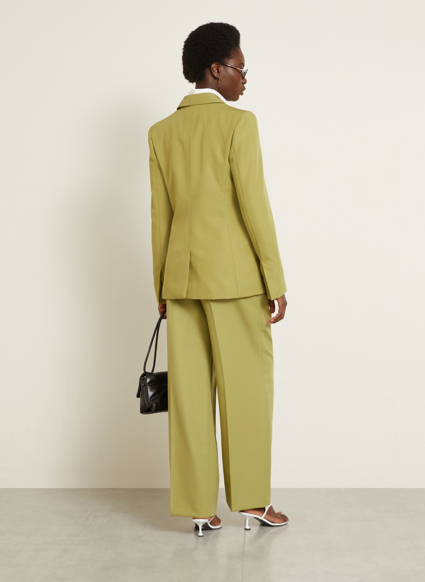 AMI PARIS Pantalon Marlene: OLIVE