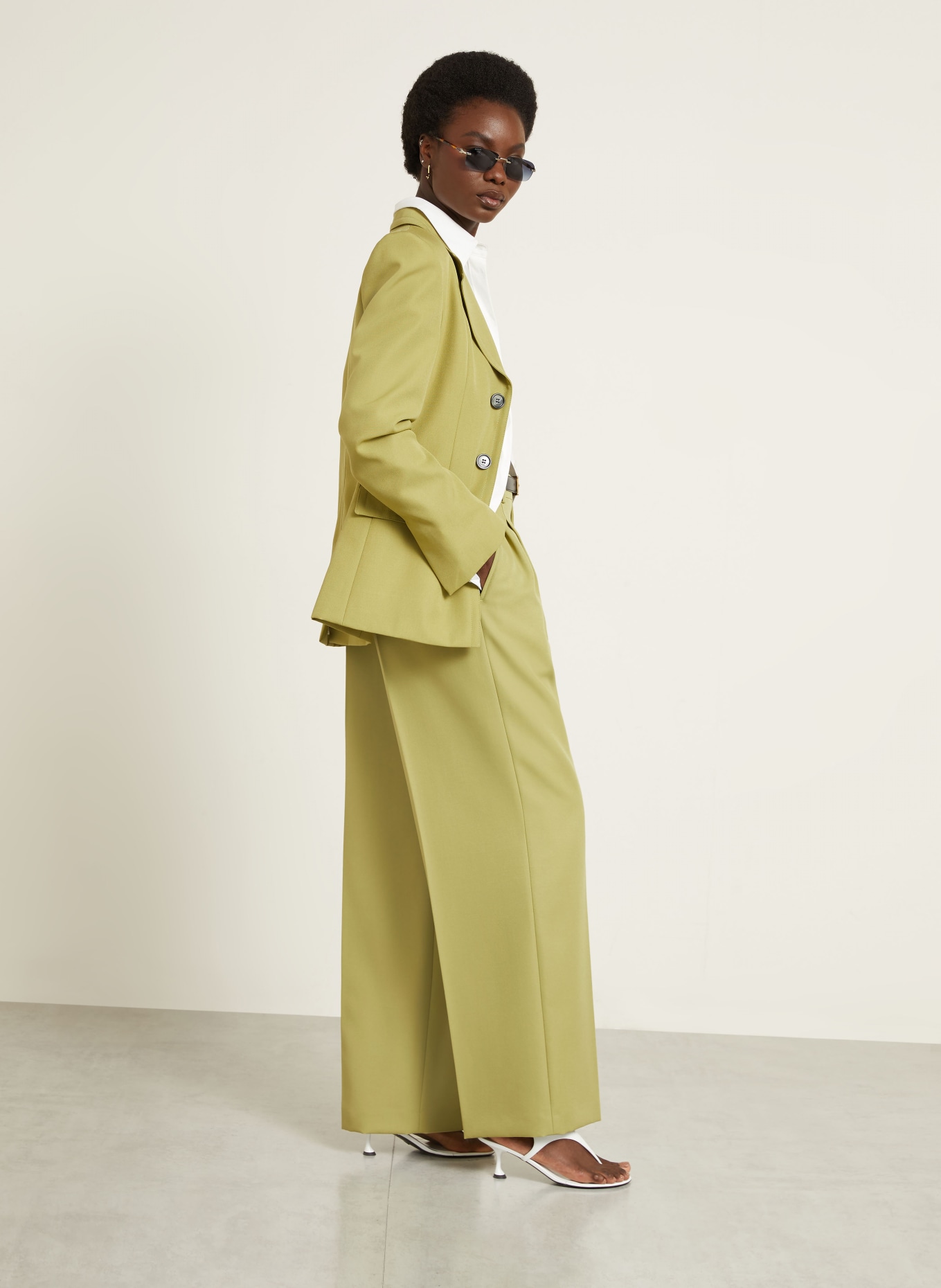 AMI PARIS Pantalon Marlene: OLIVE