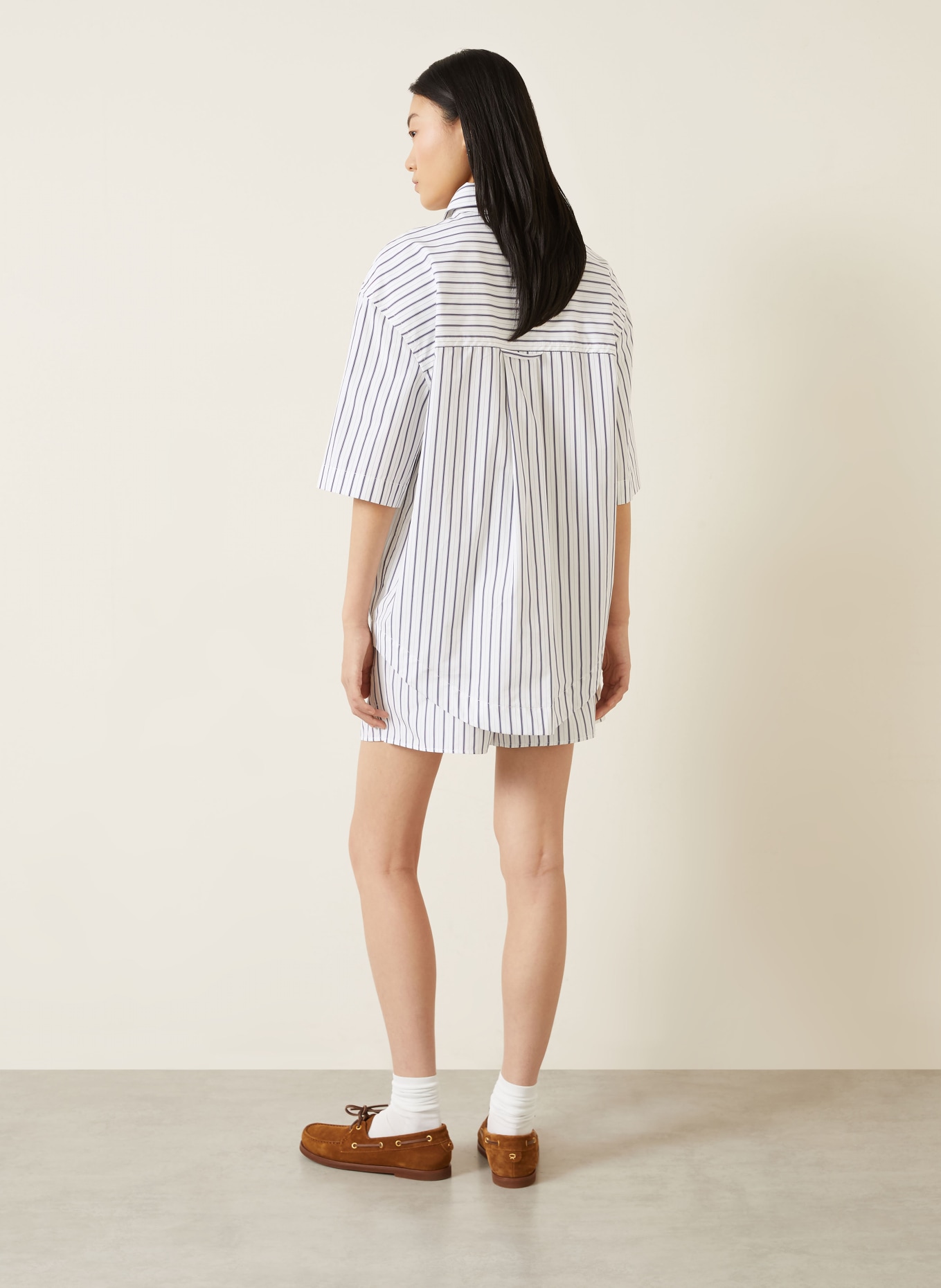 AMI PARIS Oversized-Hemdbluse: WEISS / DUNKELBLAU