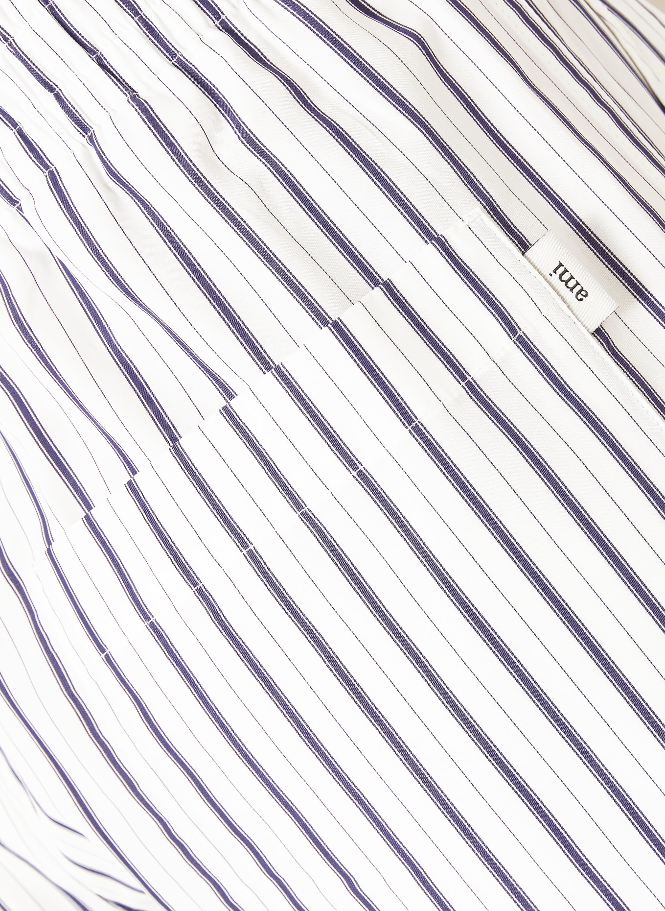 AMI PARIS Shorts: WEISS / DUNKELBLAU