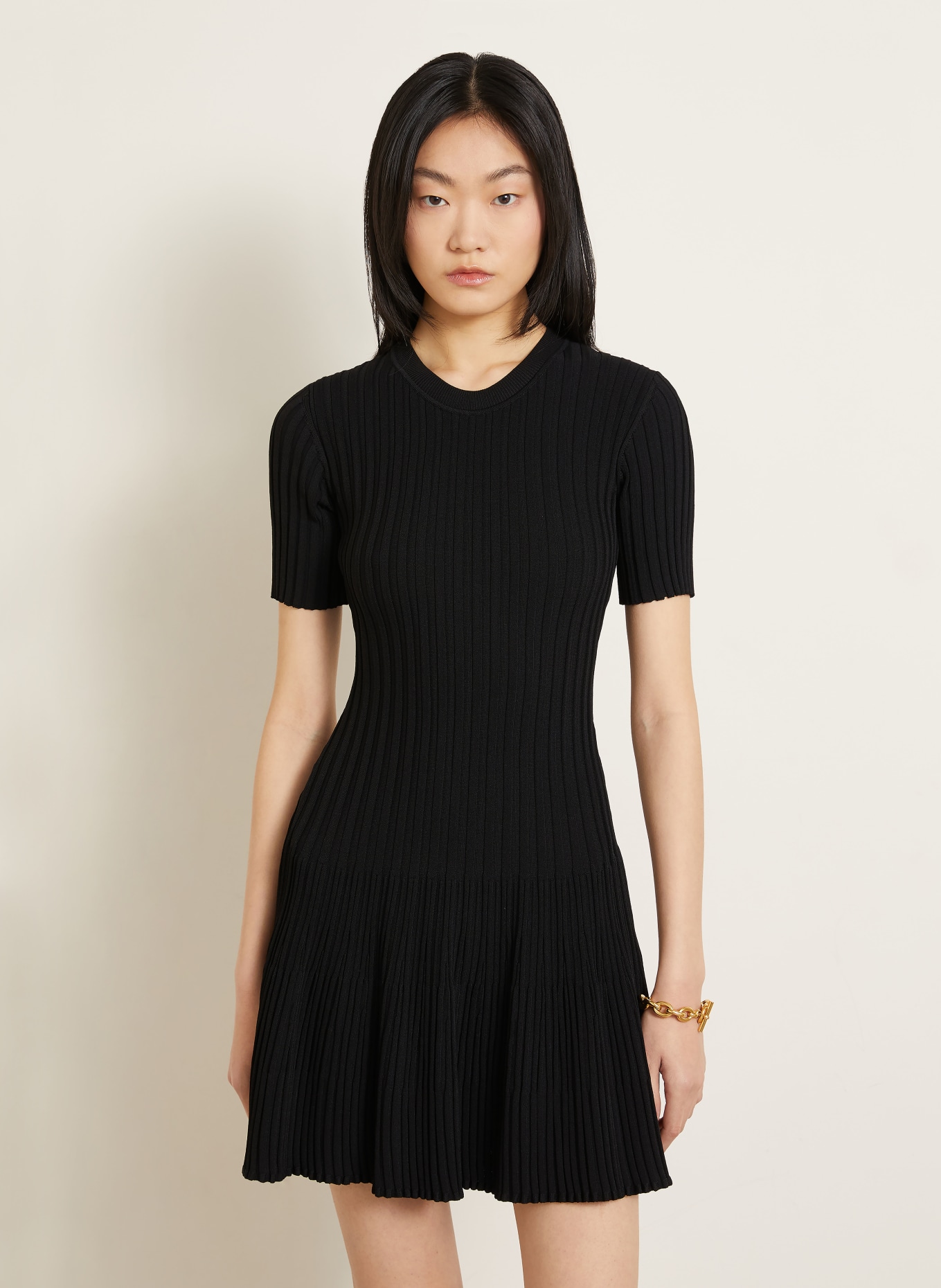 AMI PARIS Strickkleid: SCHWARZ