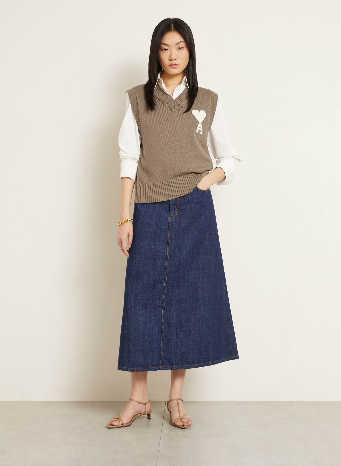 AMI PARIS Pullunder: BRAUN / CREME