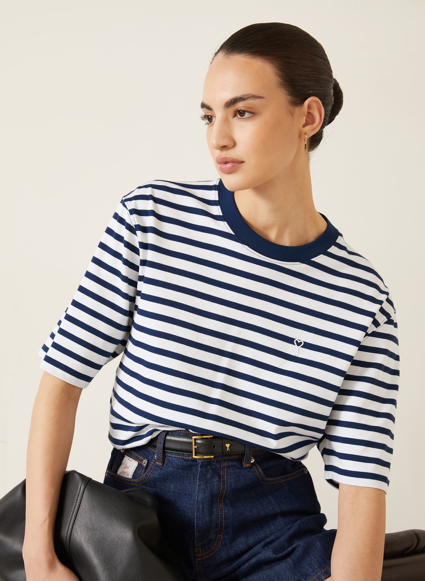 AMI PARIS T-shirt: DONKERBLAUW / WIT