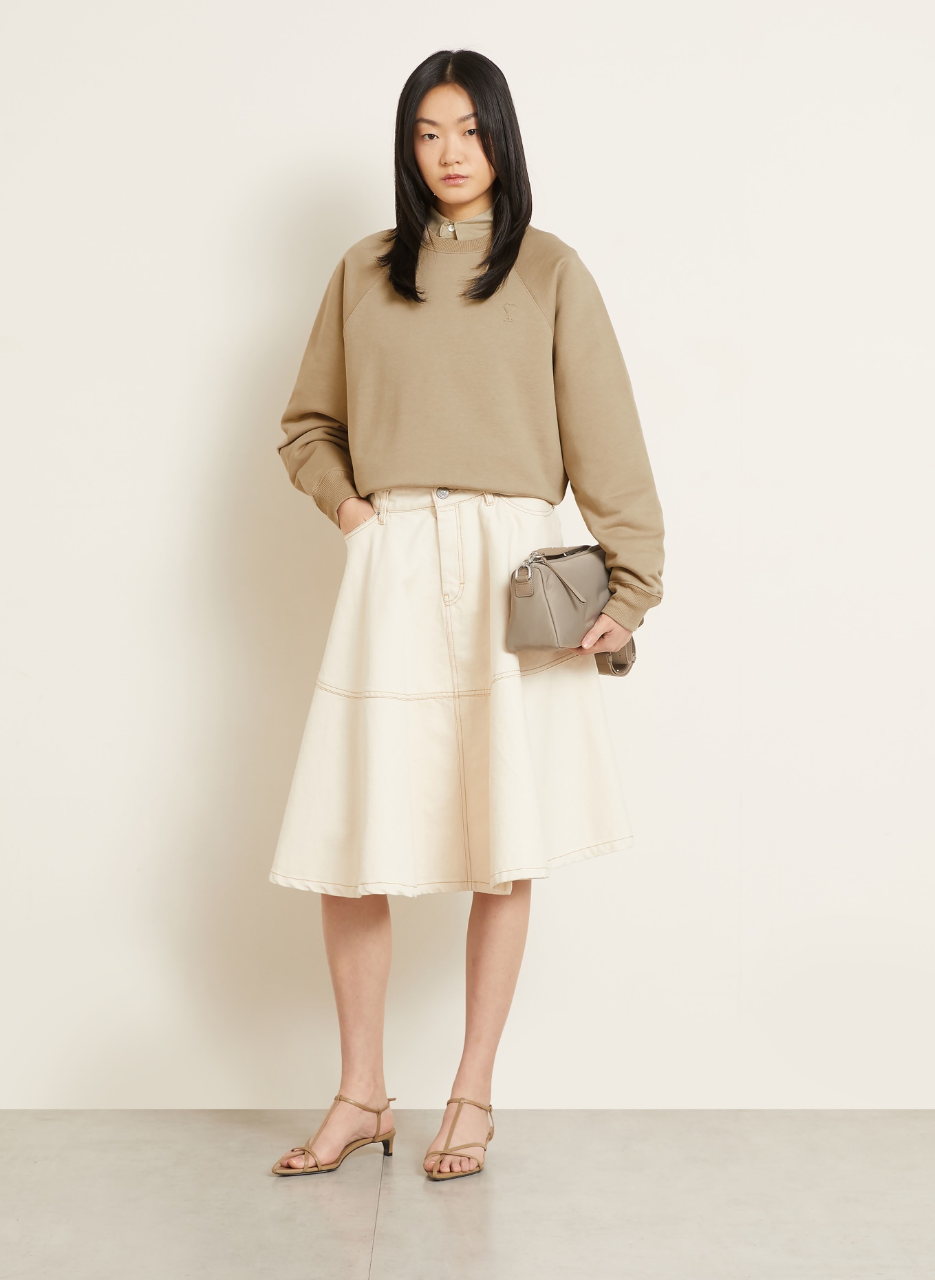 AMI PARIS Sweatshirt: BEIGE