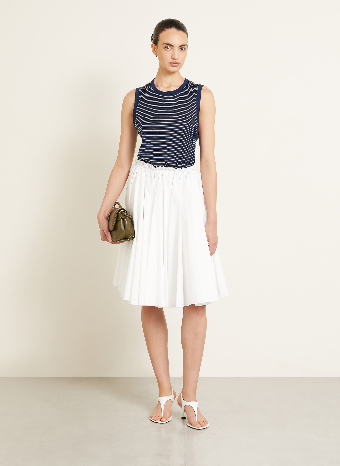 AMI PARIS Top: DONKERBLAUW / WIT