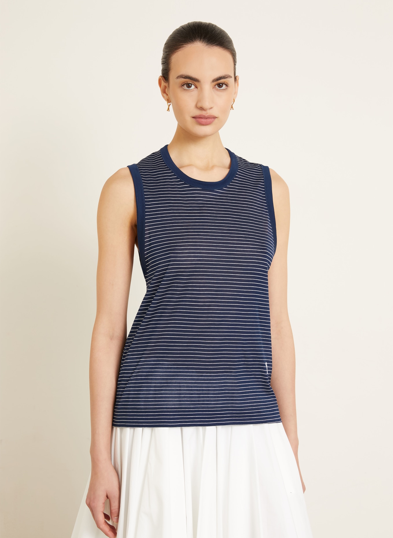 AMI PARIS Top: DONKERBLAUW / WIT