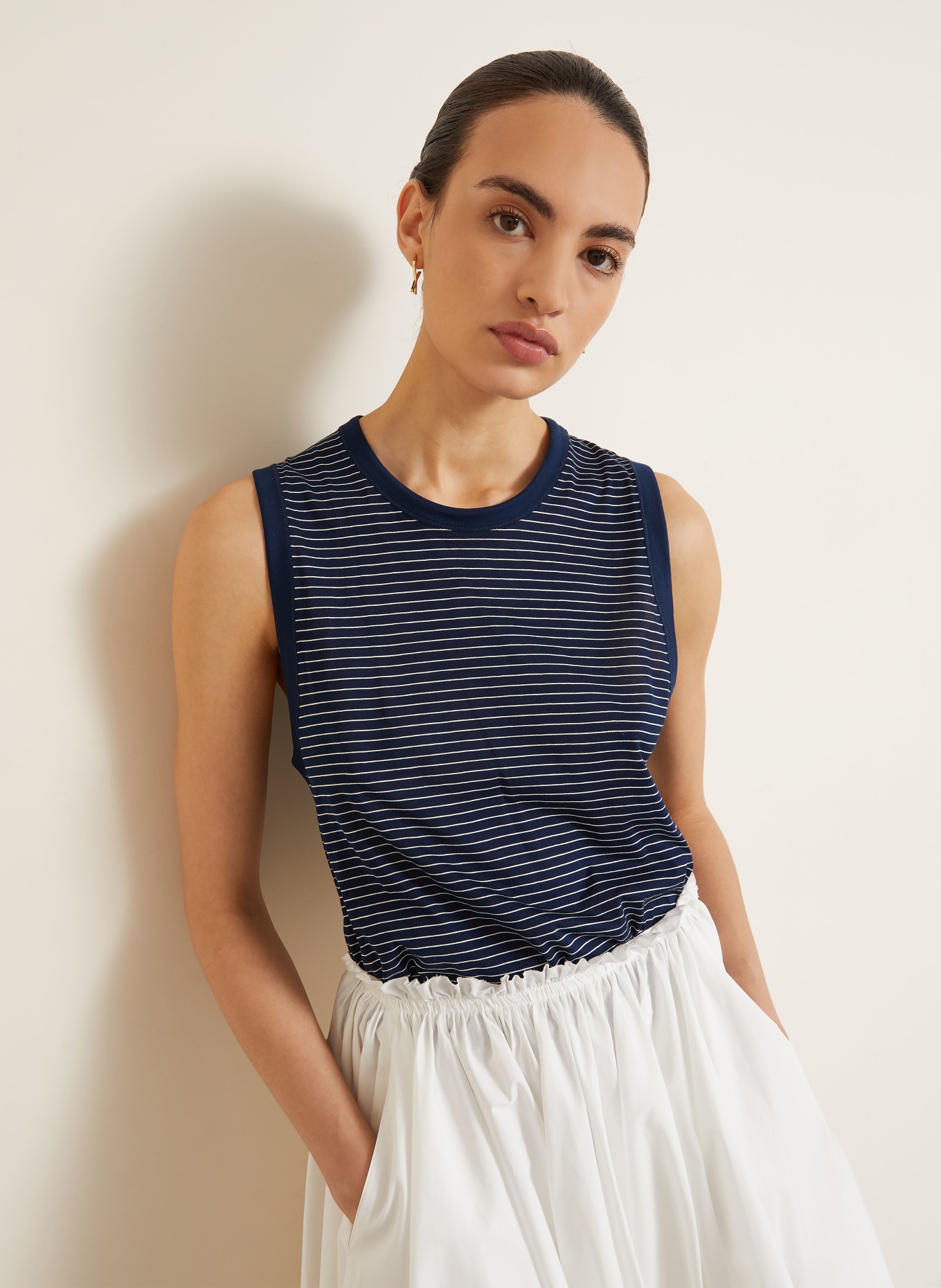 AMI PARIS Top: DONKERBLAUW / WIT