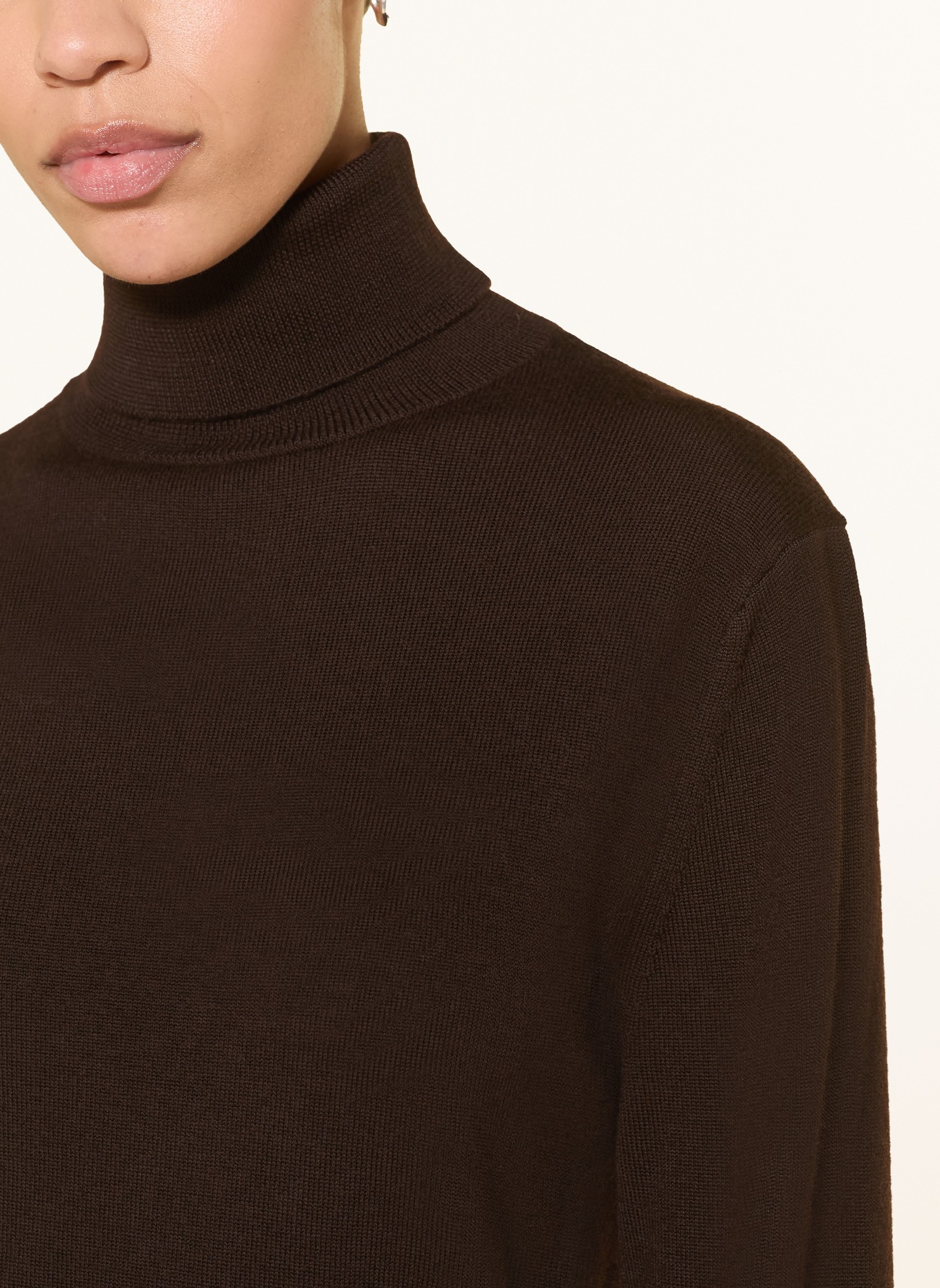 The Frankie Shop Rollkragenpullover EVE: DUNKELBRAUN