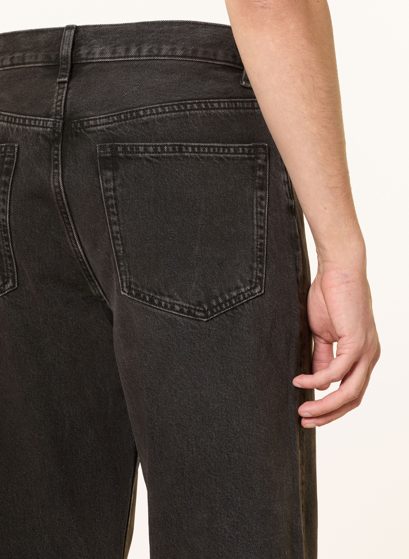 ARKET Jeans met normale pasvorm: 010 BLACK DARK