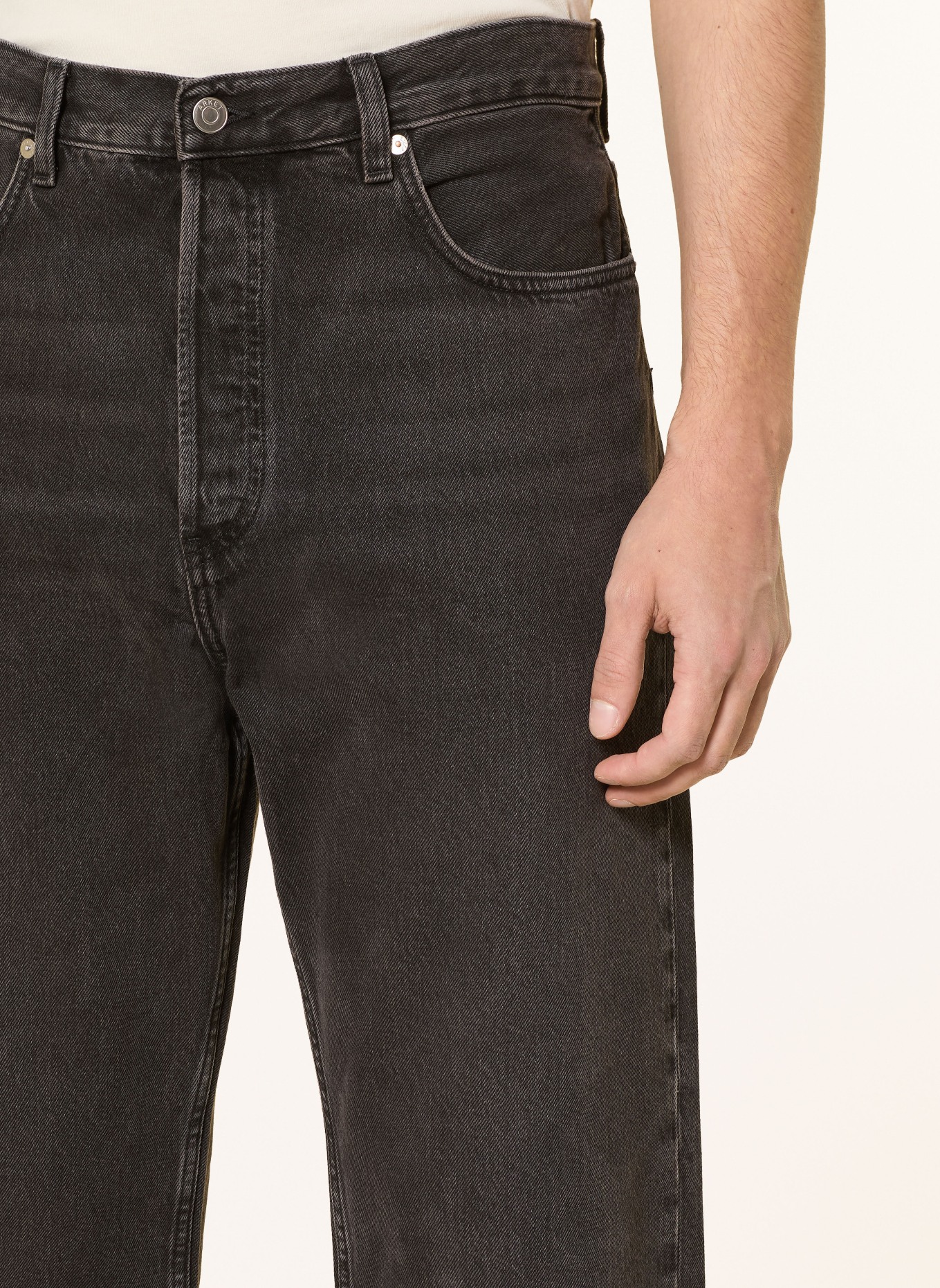 ARKET Jeans met normale pasvorm: 010 BLACK DARK