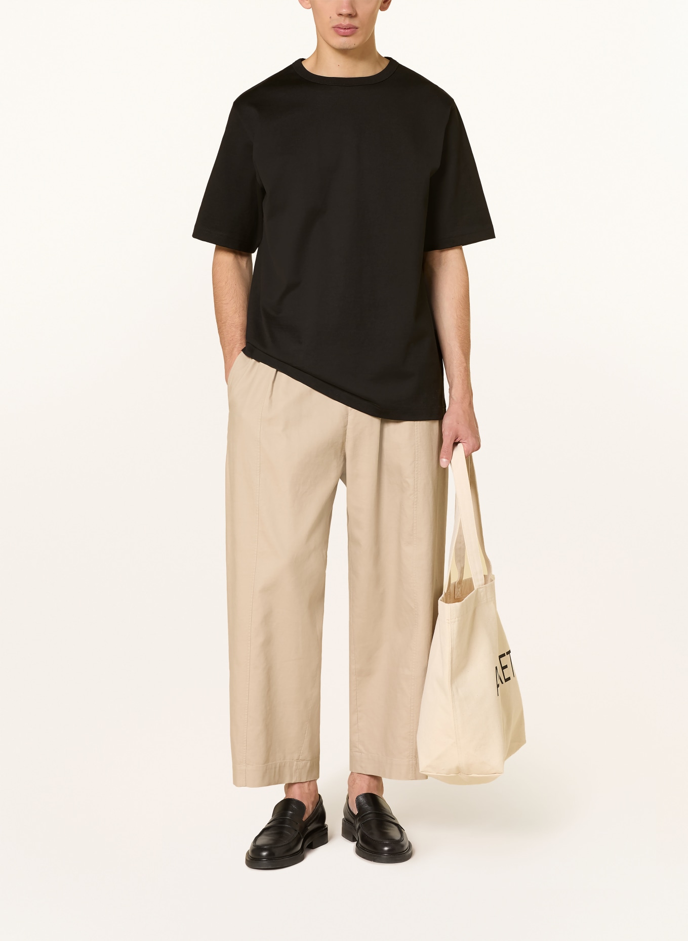 ARKET T-shirt: ZWART