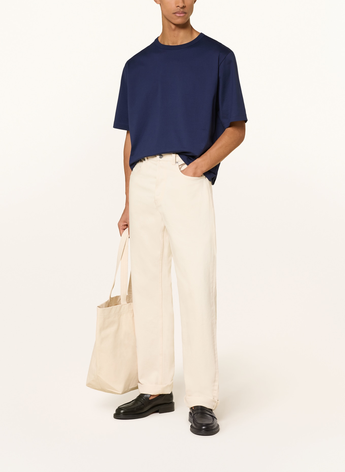 ARKET T-shirt: DONKERBLAUW