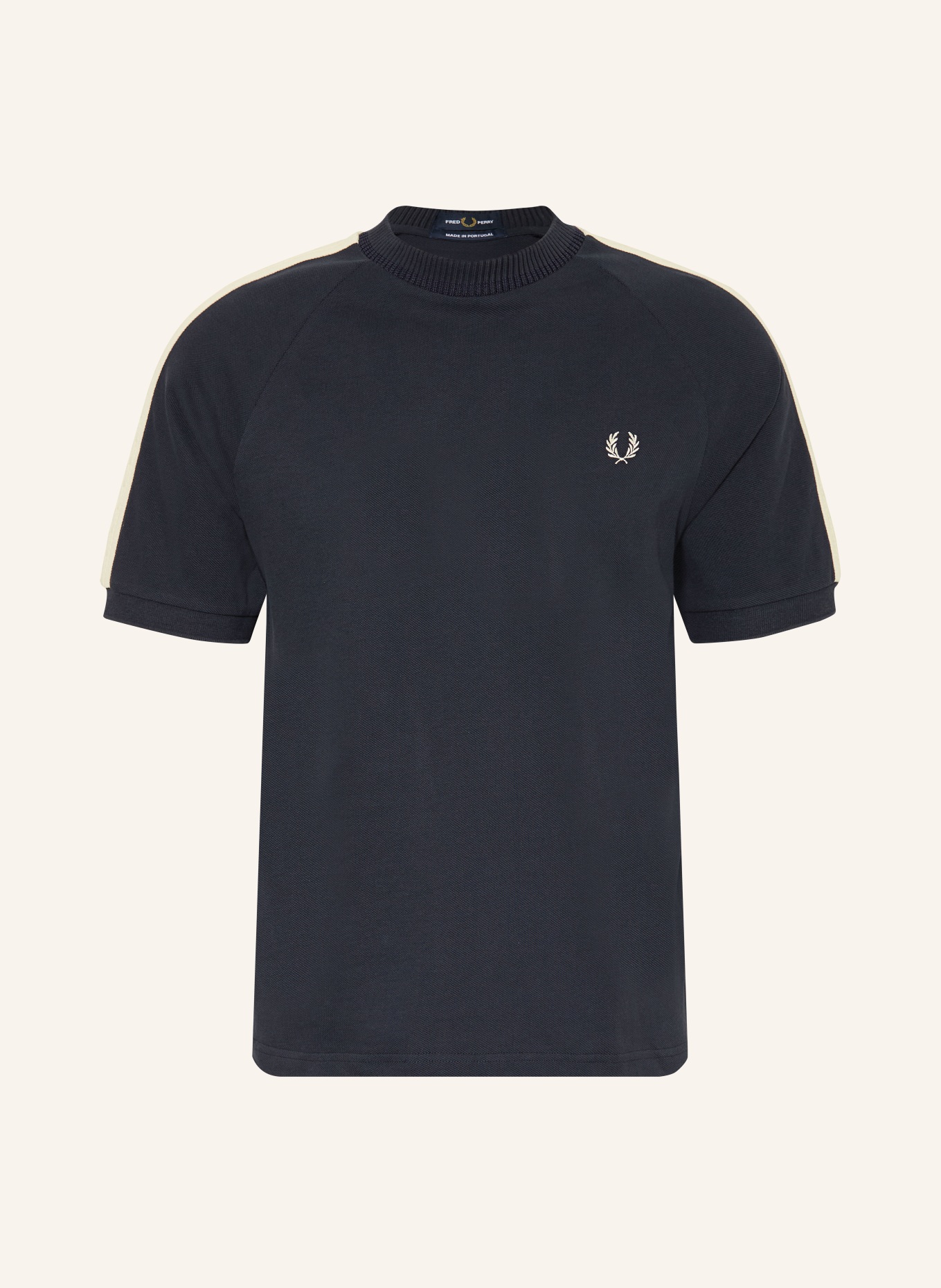 FRED PERRY T-shirt avec bandes galonnées: BLEU FONCÉ / ÉCRU