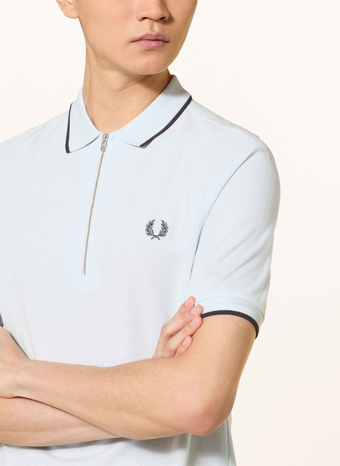 FRED PERRY Polo en maille: BLEU CLAIR / NOIR