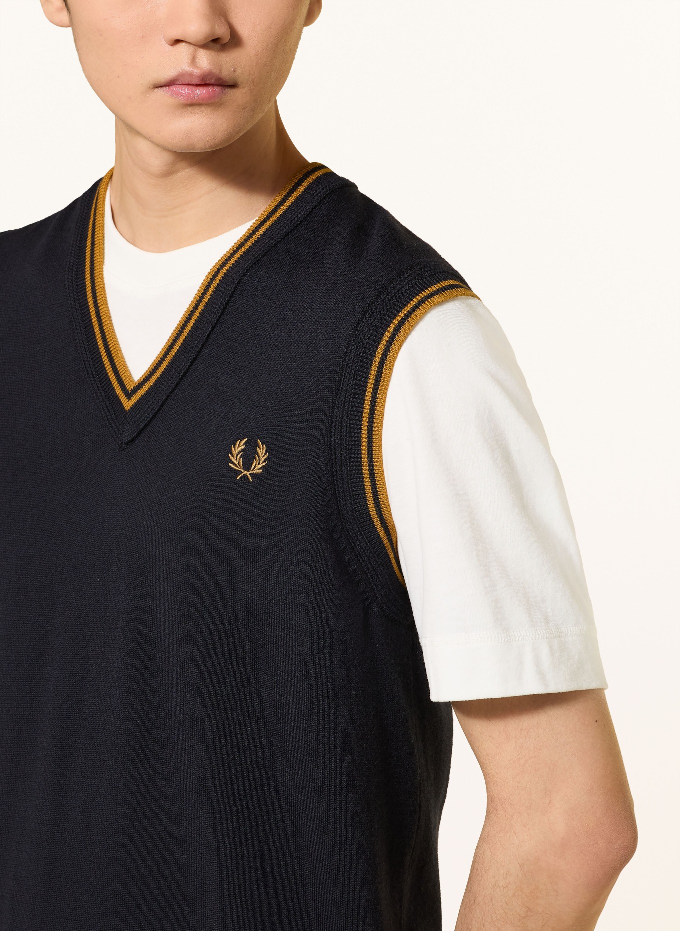 FRED PERRY sleeveless sweater: DARK BLUE