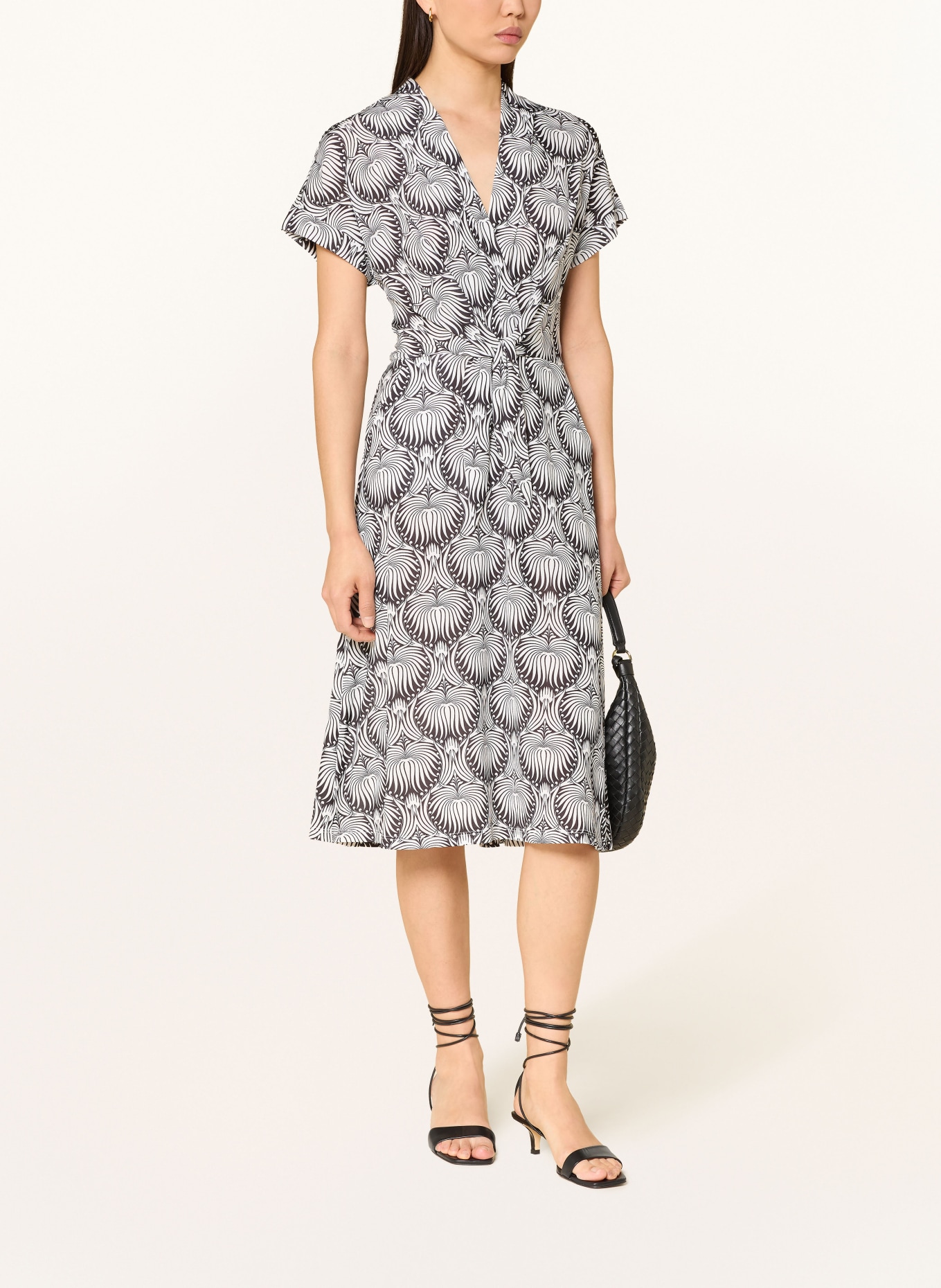 marivie Kleid PURE! in Wickeloptik: WEISS / SCHWARZ