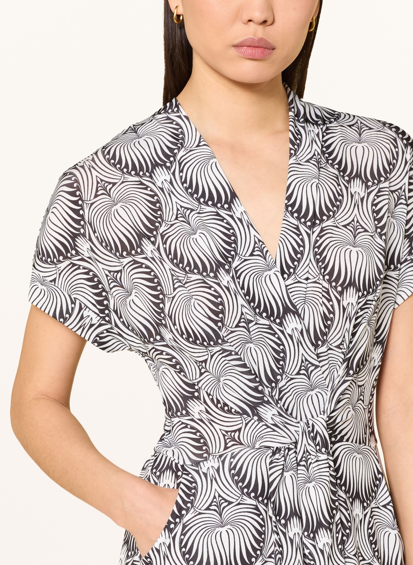 marivie Kleid PURE! in Wickeloptik: WEISS / SCHWARZ