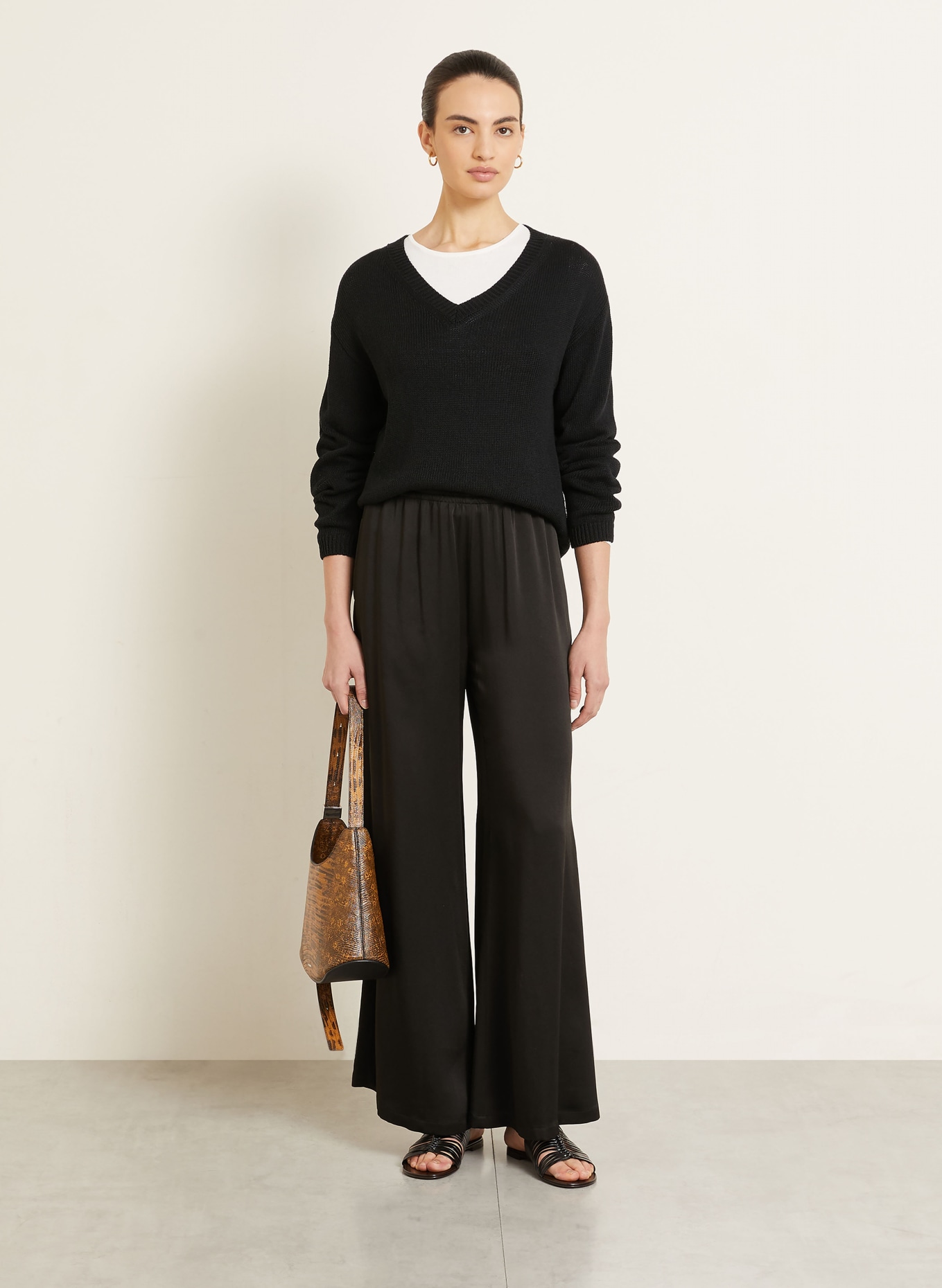 IRIS von ARNIM Trui DIONA met zijde en linnen: ZWART