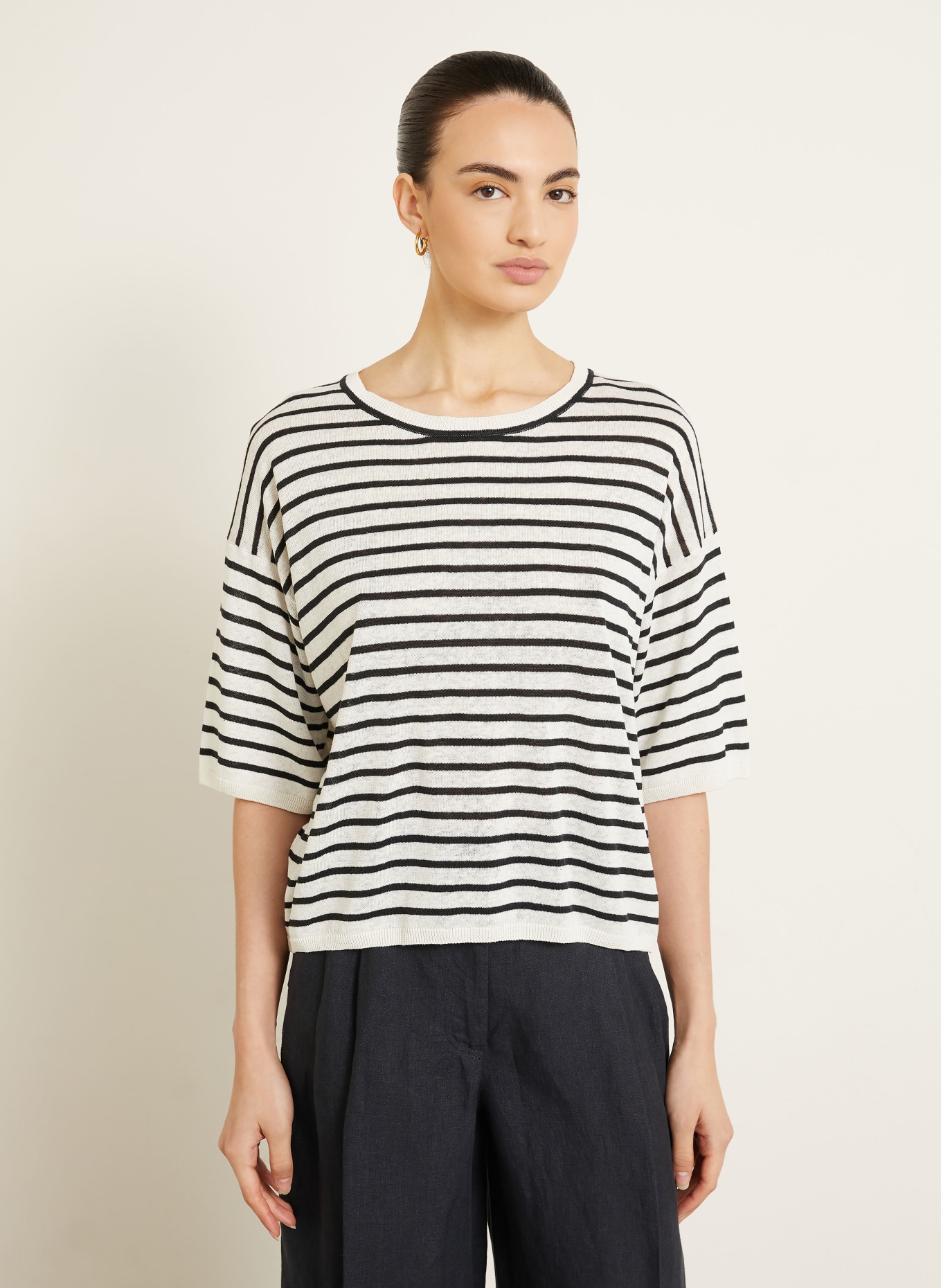 IRIS von ARNIM Gebreid shirt EMINA met zijde en linnen: CRÈME / ZWART