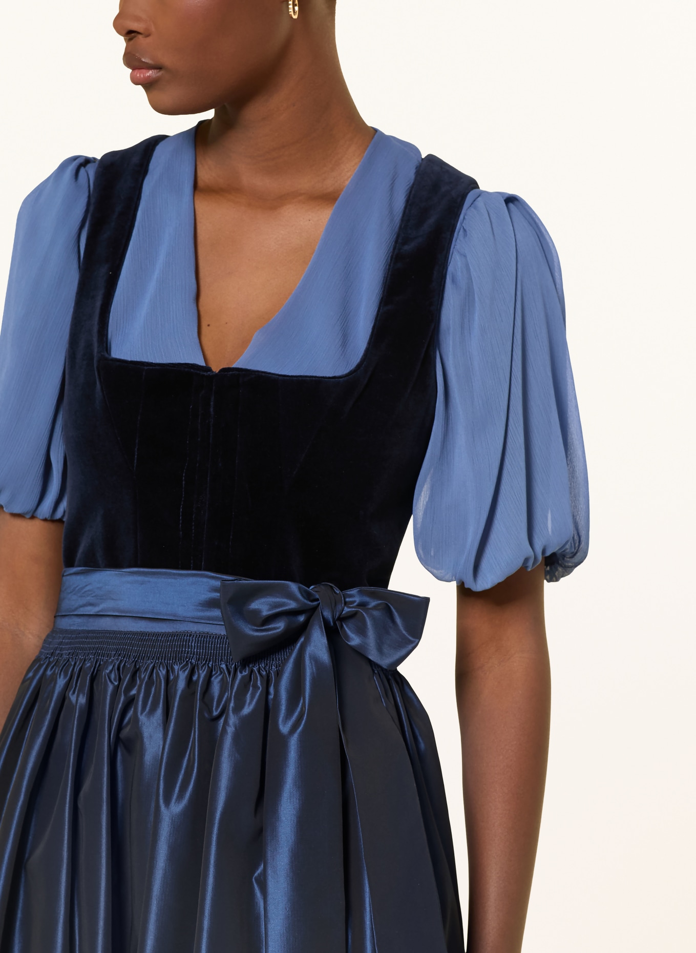 Johann & Johanna Dirndlbluse: BLAU