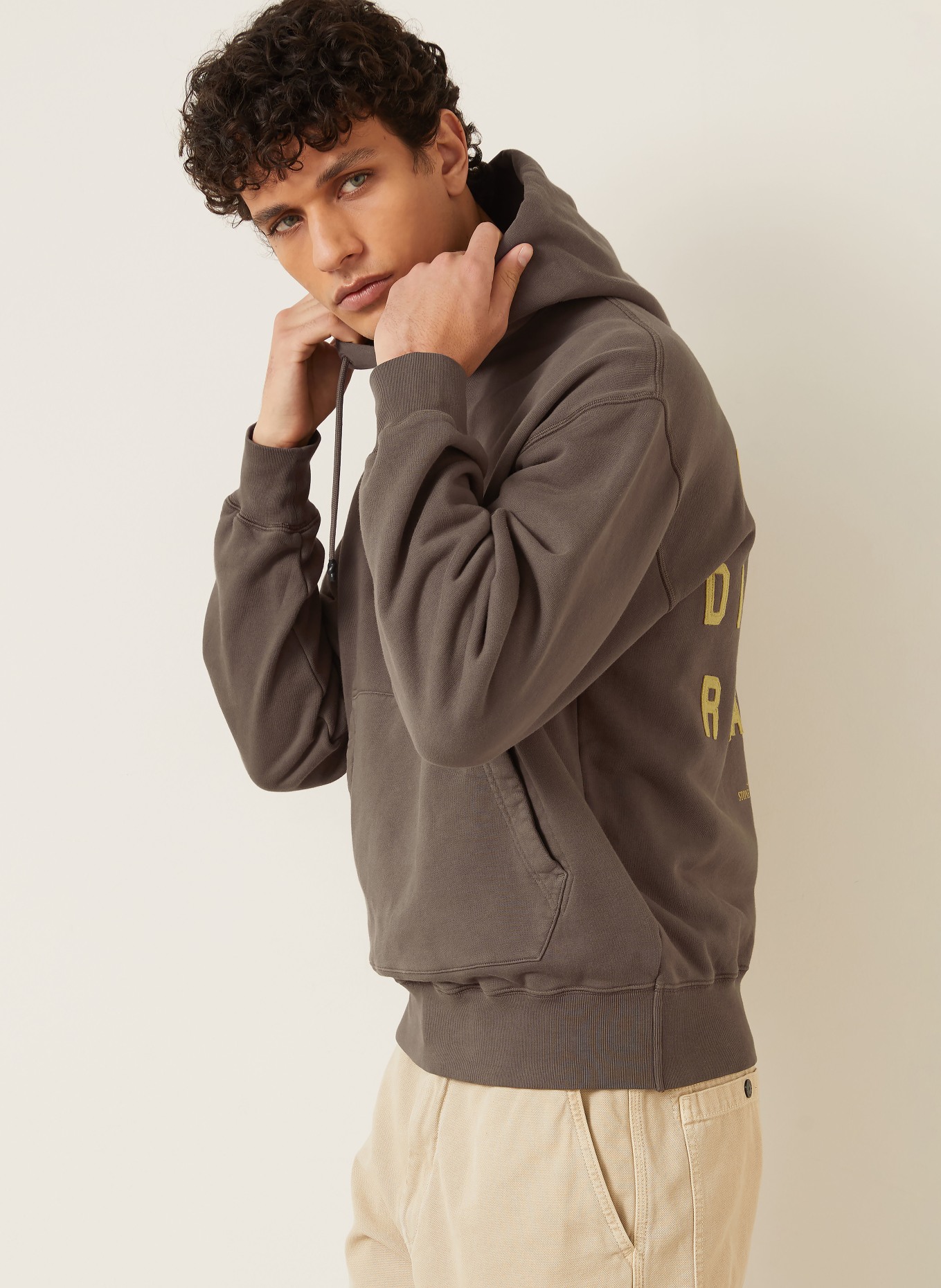 STONE ISLAND Hoodie: MARRON FONCÉ / DONKERGEEL