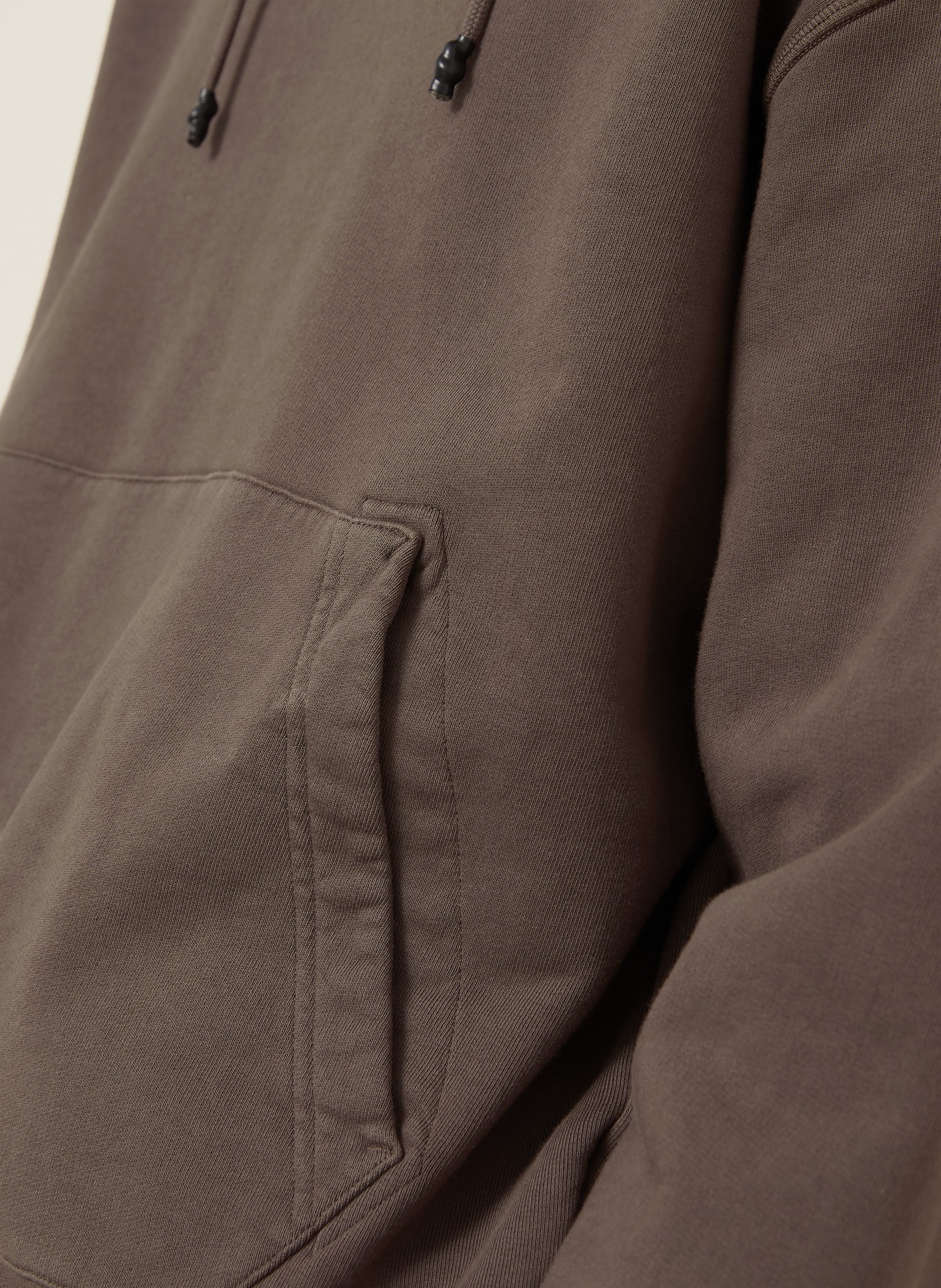 STONE ISLAND Hoodie: MARRON FONCÉ / DONKERGEEL