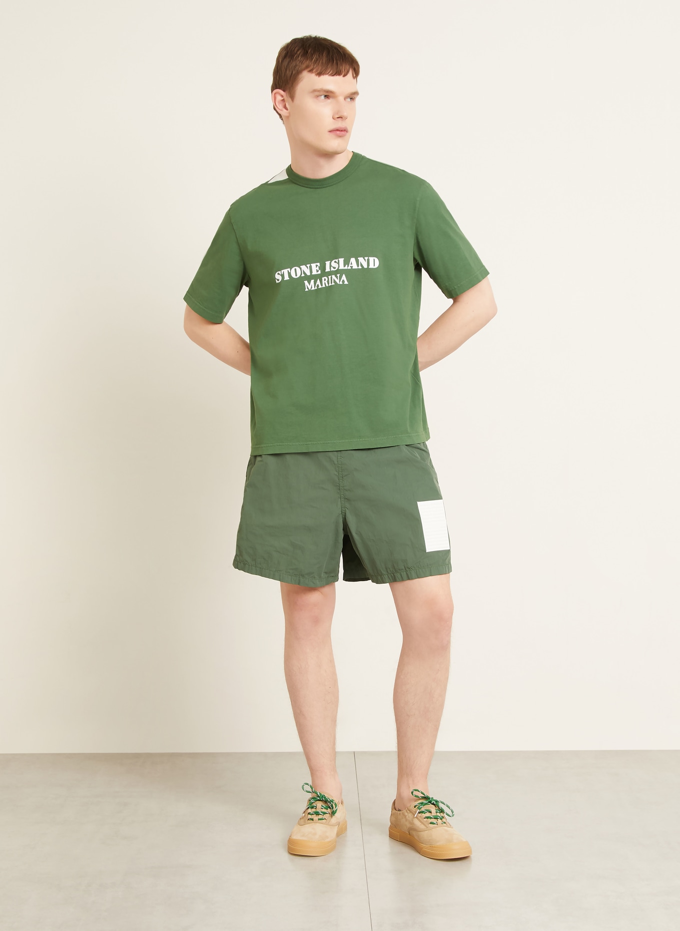 STONE ISLAND Badeshorts: OLIV