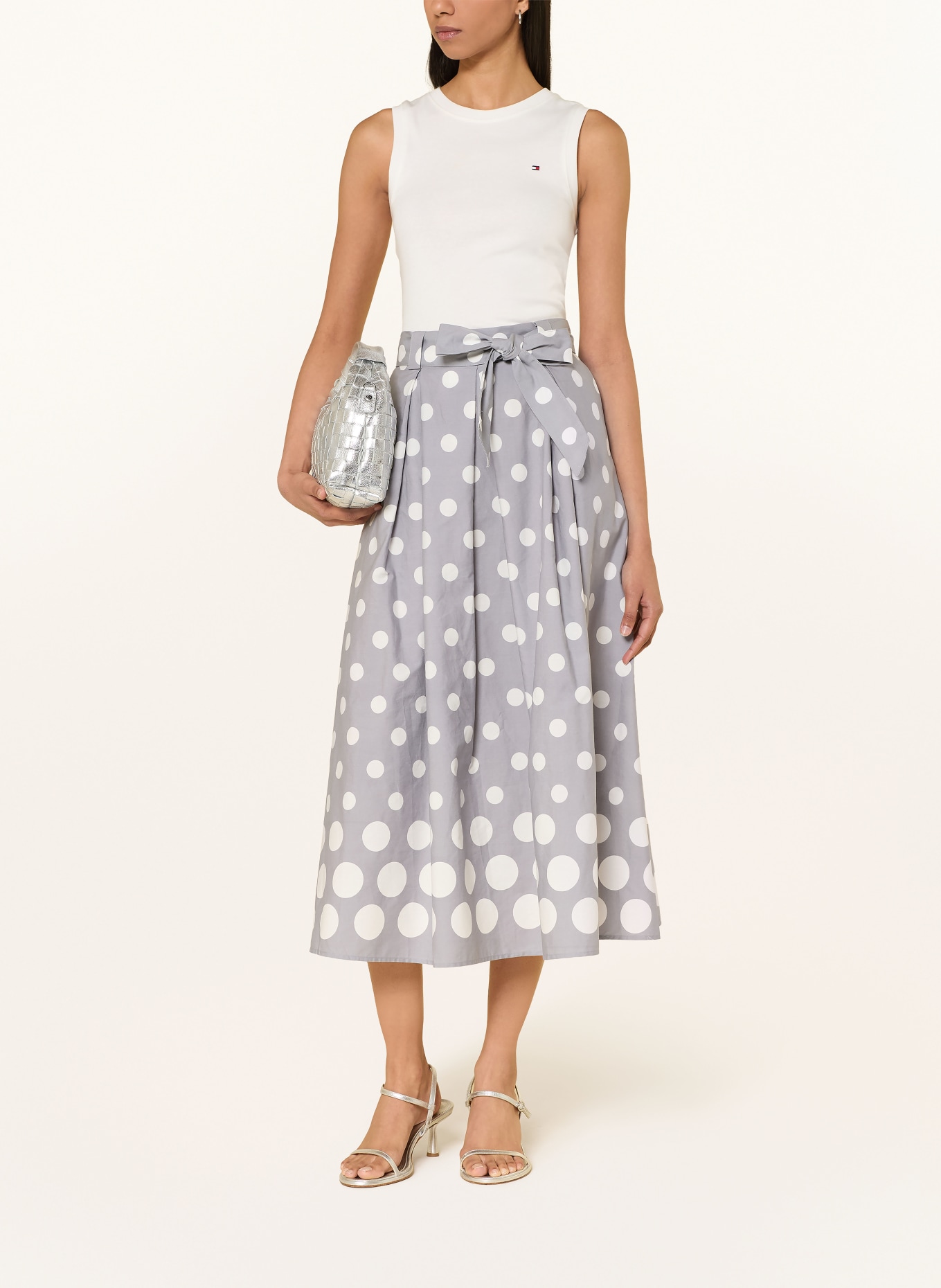 MORE & MORE Plooirok: GRIJS / WIT