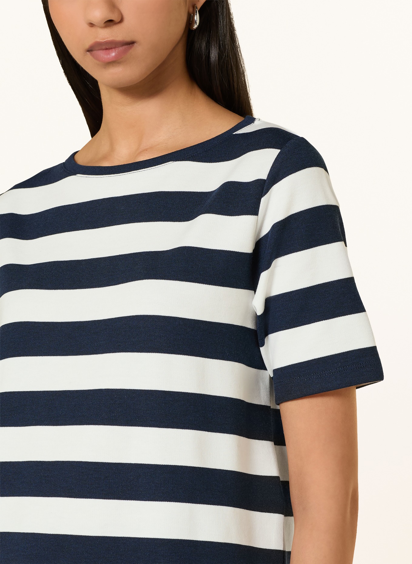 MORE & MORE T-shirt: DONKERBLAUW / WIT