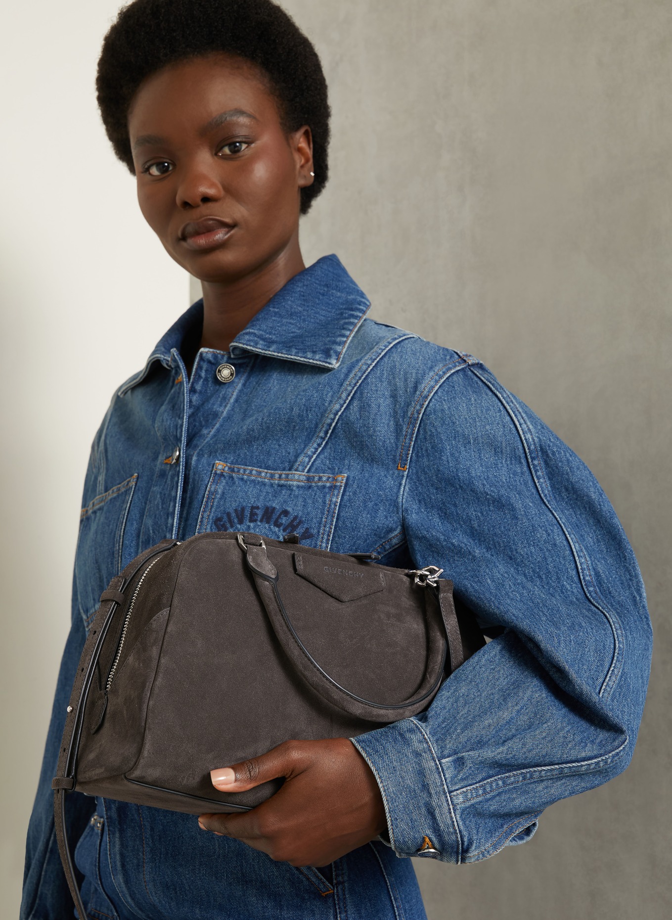 GIVENCHY Handtasche ANTIGONA MEDIUM: DUNKELGRAU