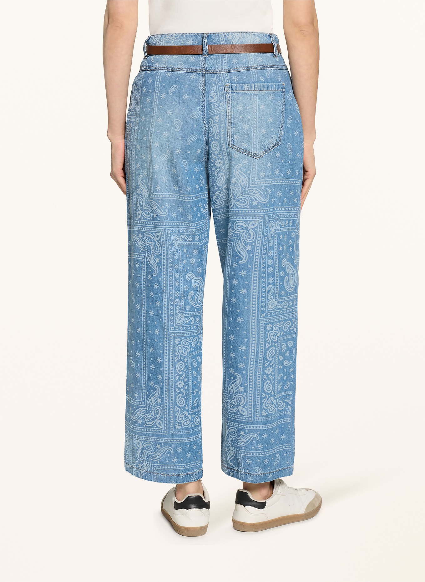 CARTOON Mom-jeans: 8619 Middle Blue Denim