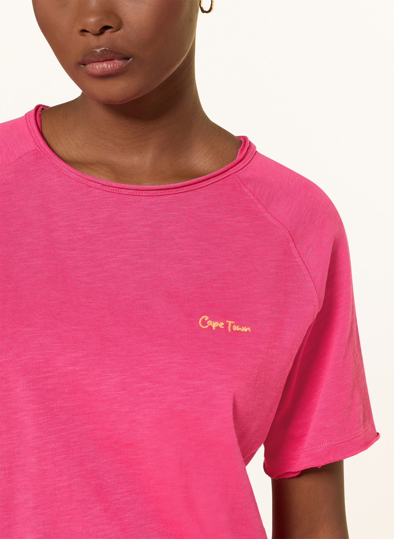 Smith & Soul T-Shirt: FUCHSIA