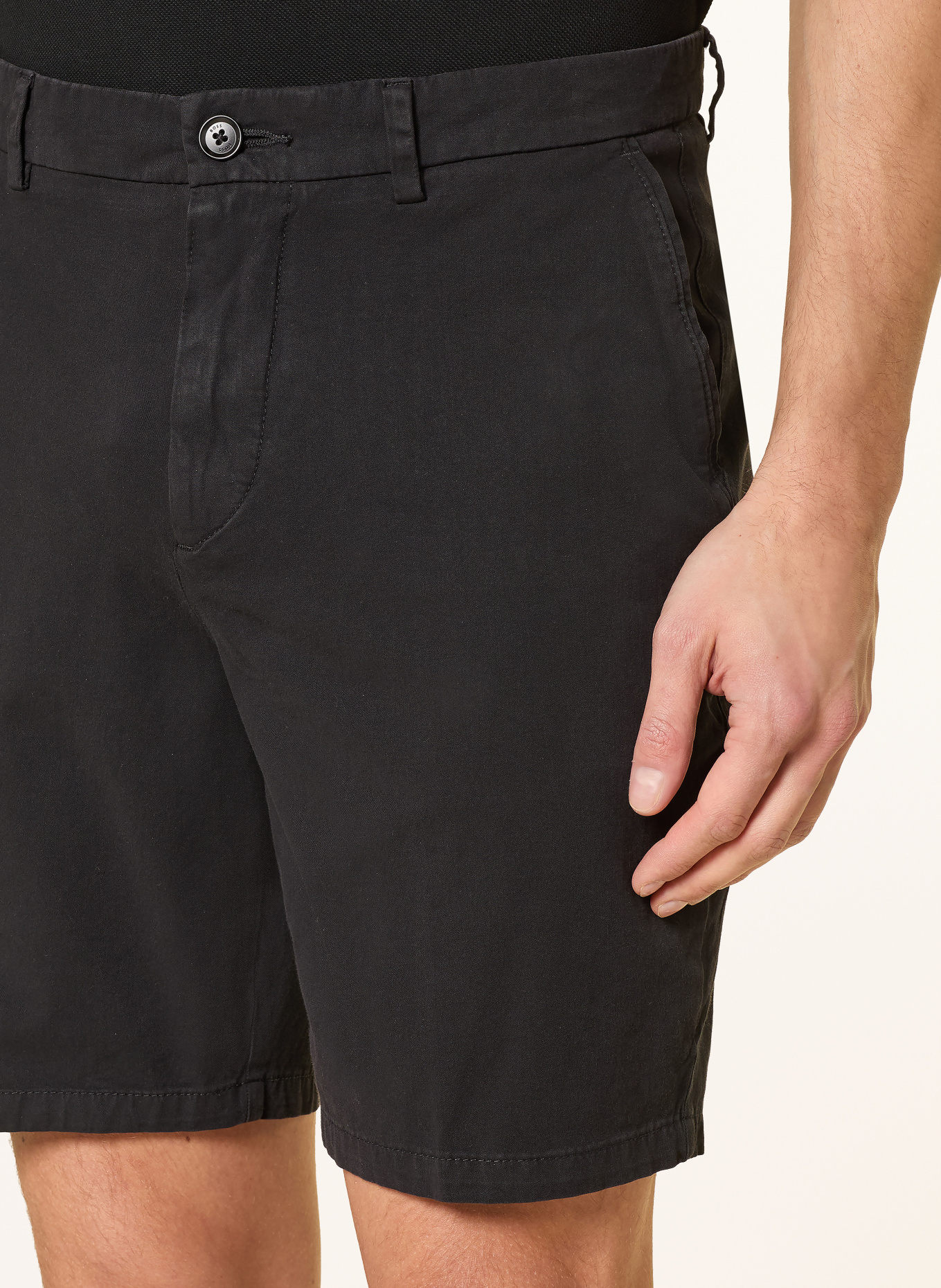 BOSS Short chino KANE Coupe moderne régulière: NOIR