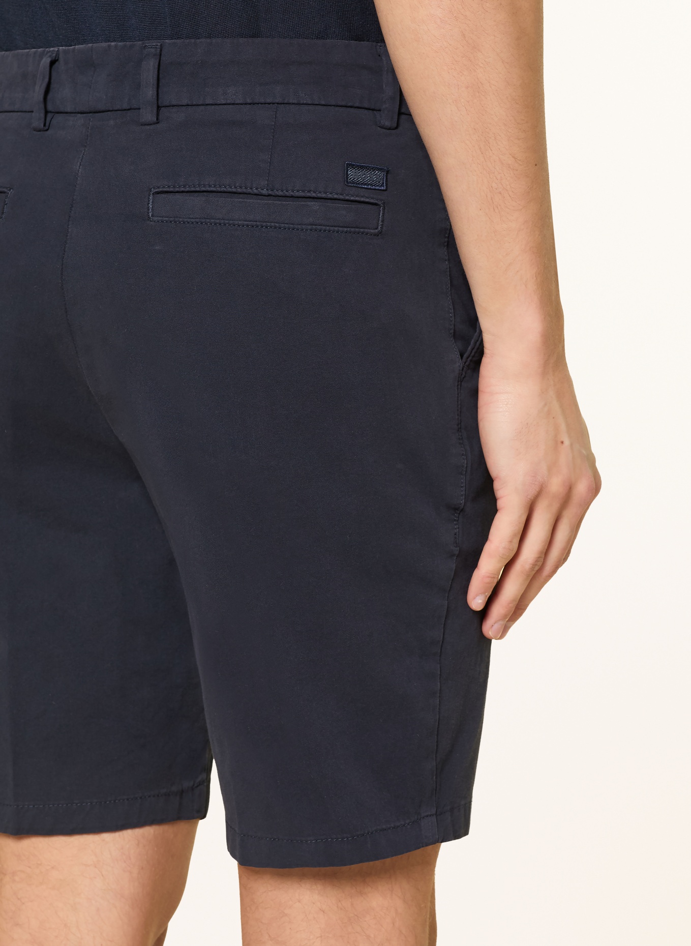 BOSS Short chino KANE Coupe moderne régulière: BLEU FONCÉ