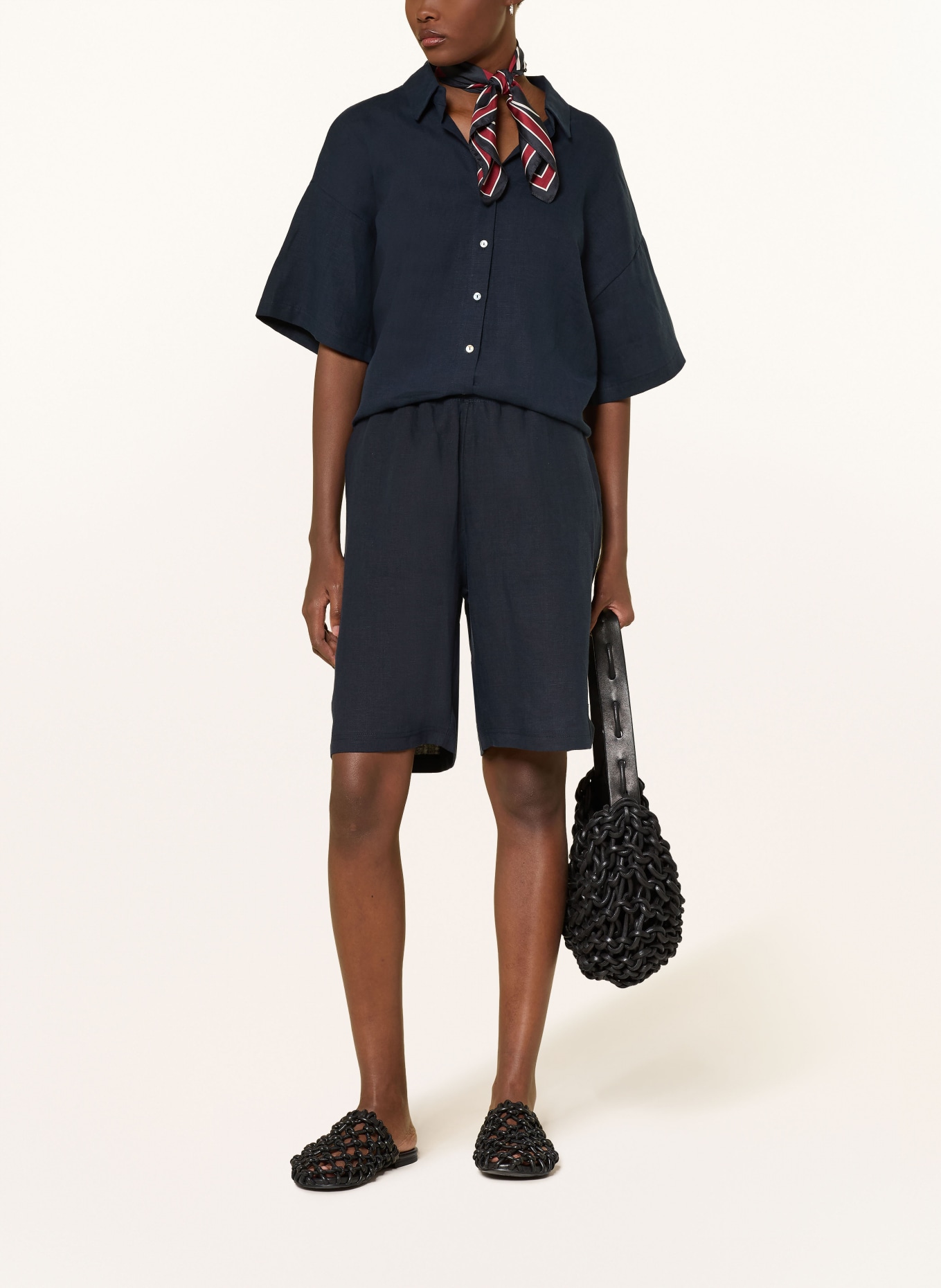 darling harbour linen Bermuda shorts: NAVY