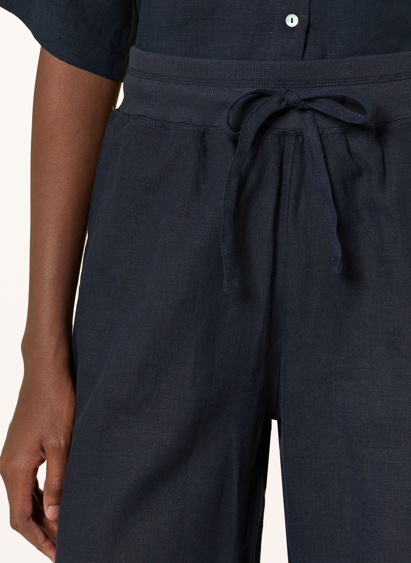 darling harbour linen Bermuda shorts: NAVY