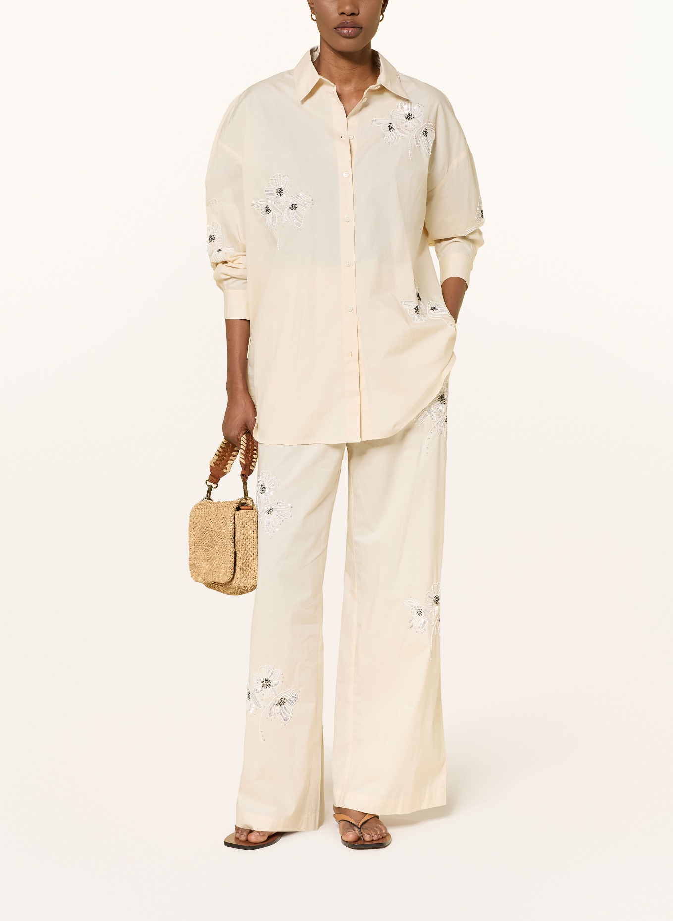 ottod'ame Oversized overhemdblouse met pailletten en sieradenparels: ECRU / WIT / ZWART