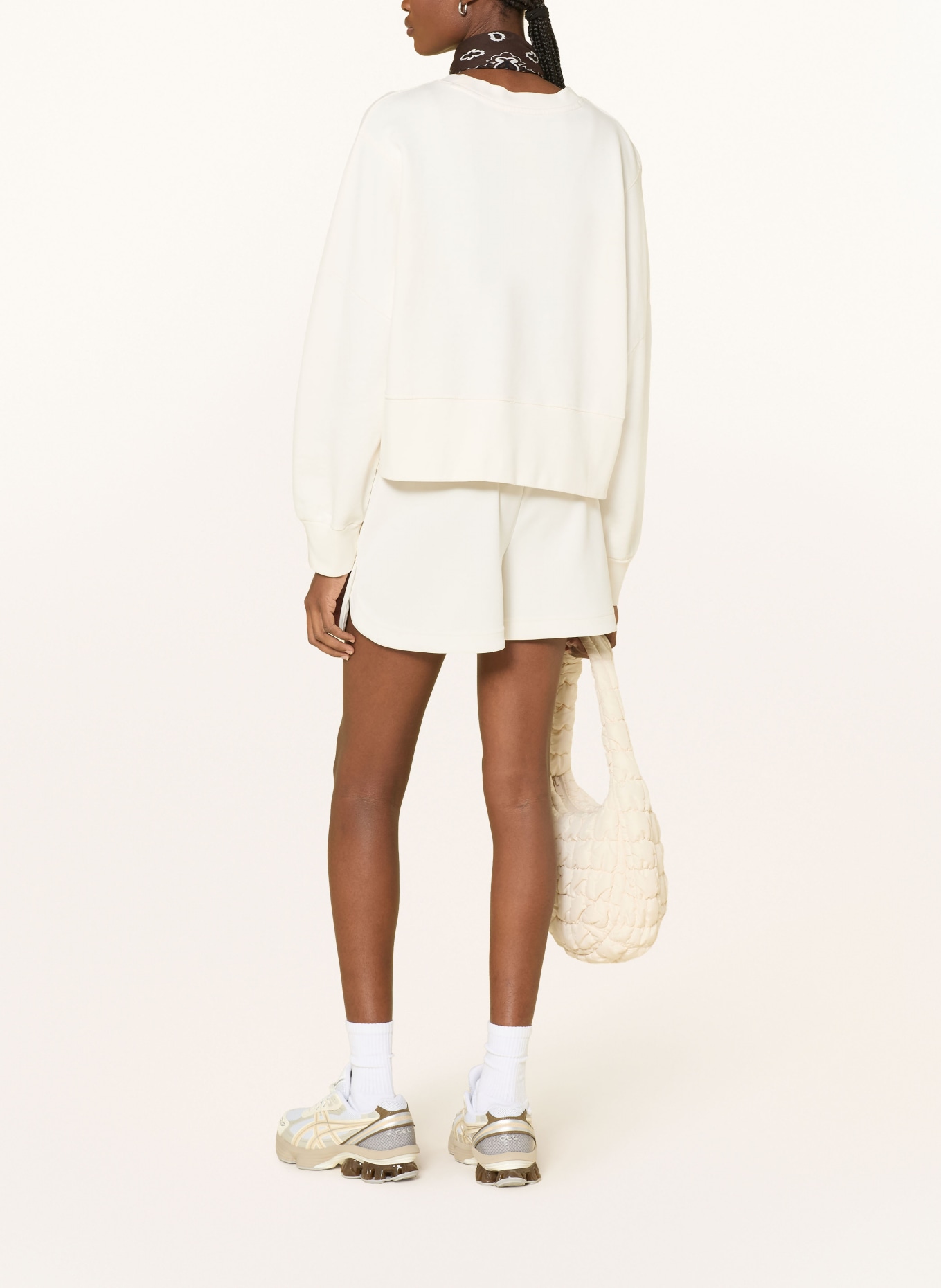 Sweaty Betty Sweatshorts: CREME