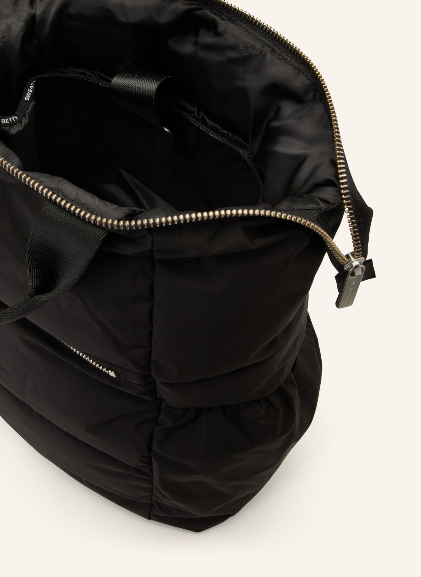 Sweaty Betty Rucksack THE NIMBUS ROAM 30 l mit Laptop-Fach: SCHWARZ