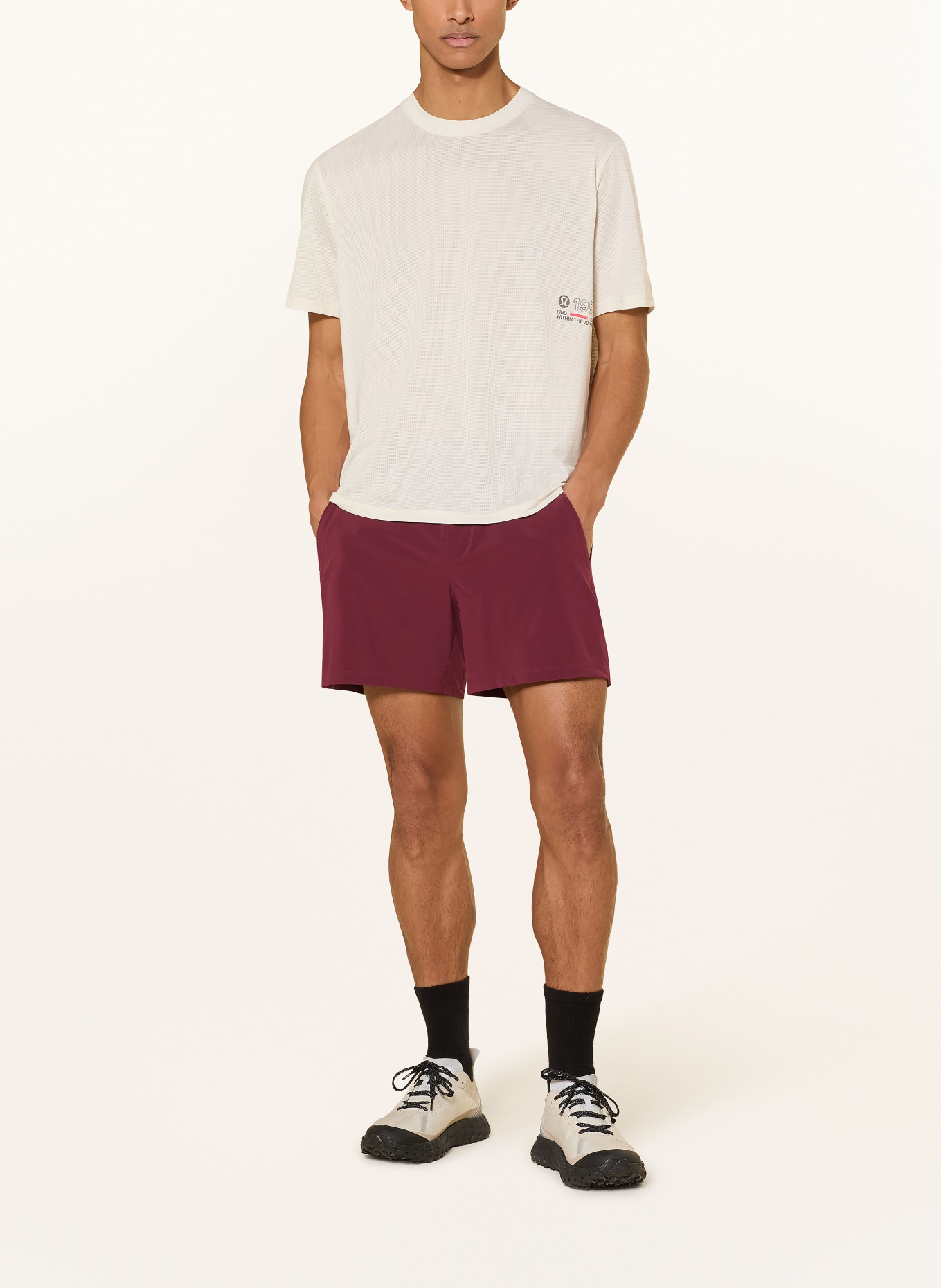 lululemon 2-in-1 Laufshorts PACE BREAKER: DUNKELROT