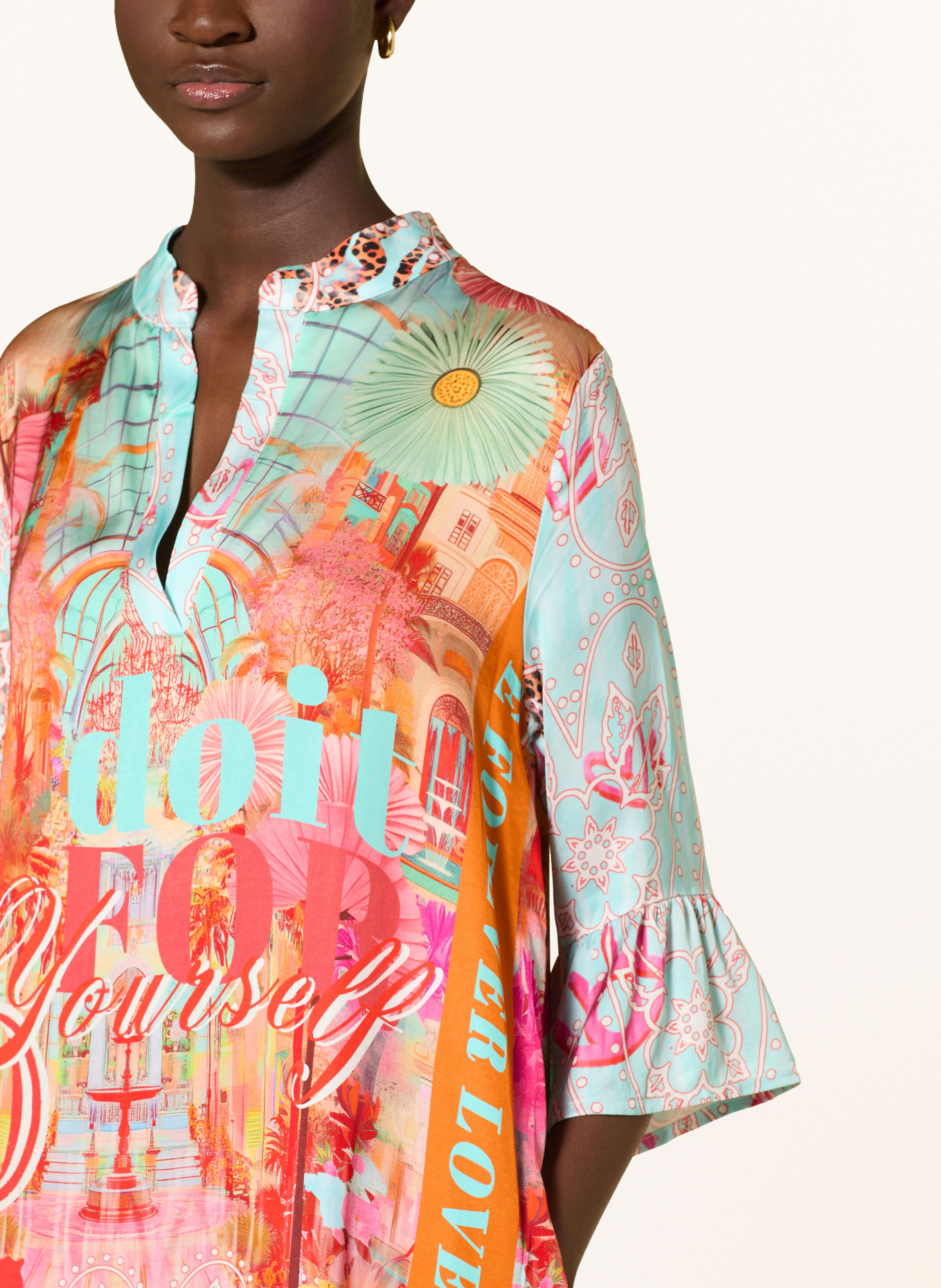 miss goodlife Robe en satin à manches 3/4: ORANGE / ROUGE / TURQUOISE