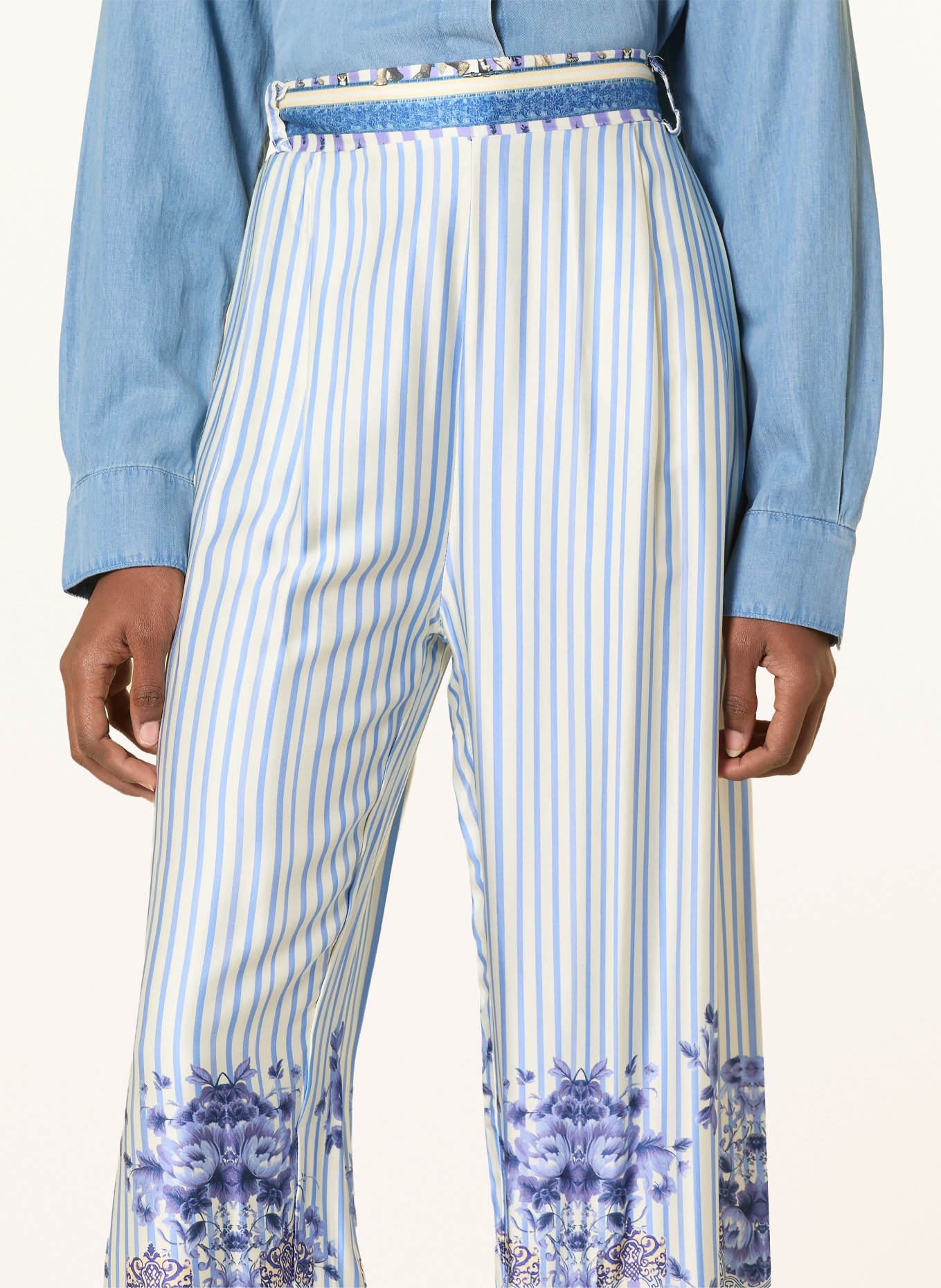 miss goodlife Marlenehose aus Satin: BLAU / LILA / WEISS