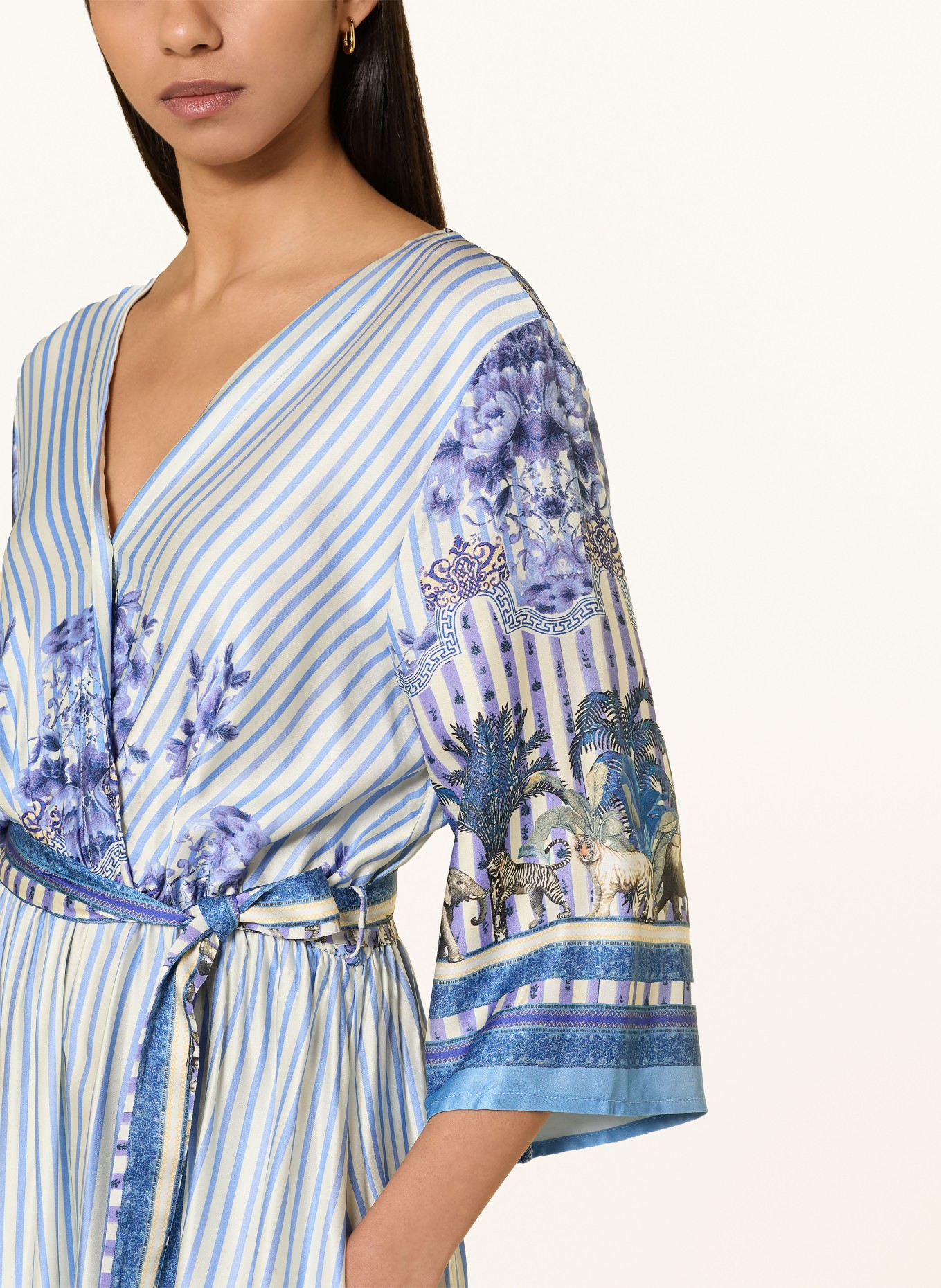 miss goodlife Satijnen jurk met 3/4-mouwen: WIT / PAARS / BLAUW