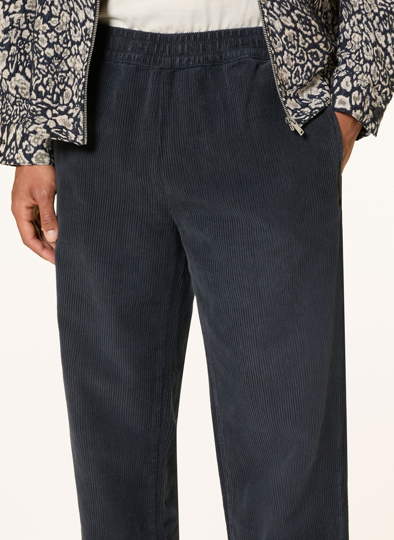 EIGHTYFIVE Pantalon en velours côtelé coupe décontractée: GRIS FONCÉ