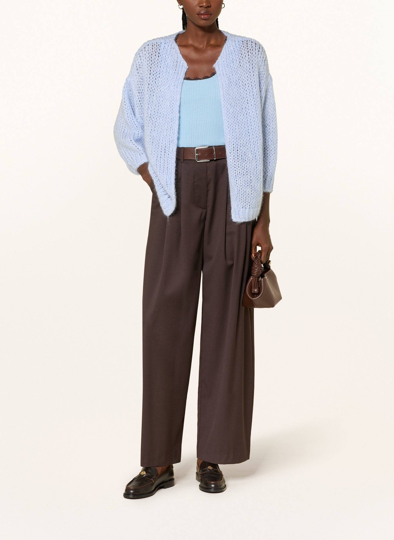 MRS & HUGS Pletený obal s mohérem: TMAVĚ MODRÁ