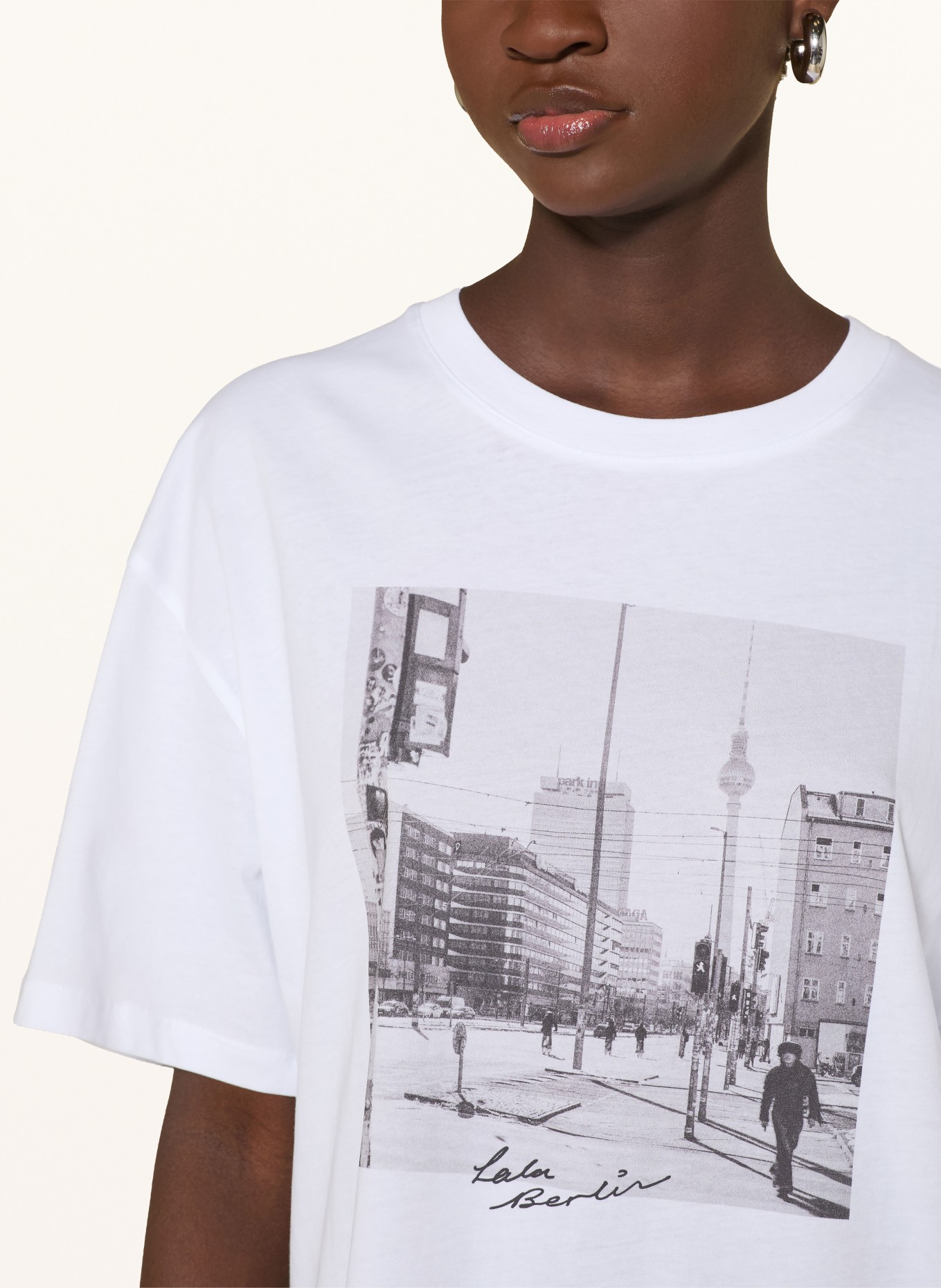 Lala Berlin T-shirt BERLIN: BLANC / GRIS FONCÉ / GRIS