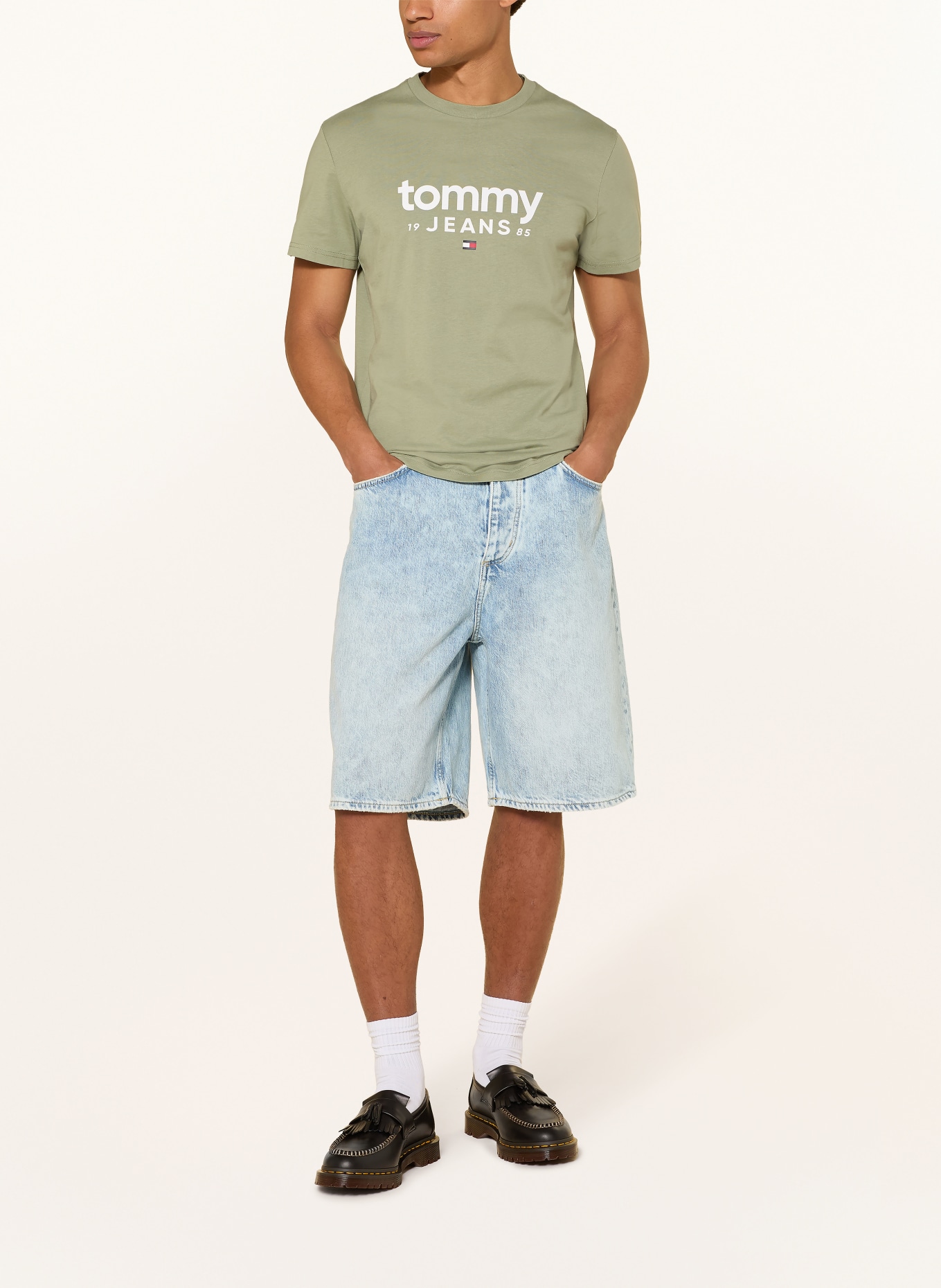 TOMMY JEANS T-Shirt: OLIV / WEISS