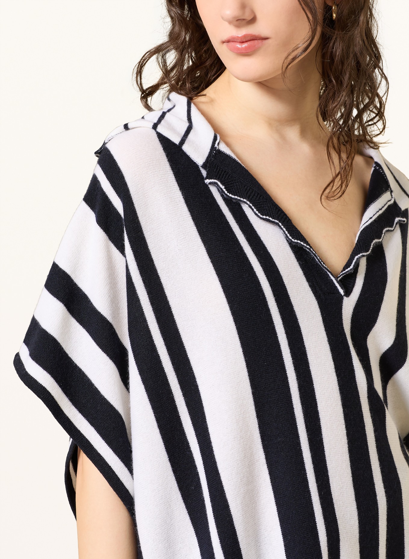 ALLUDE Poncho en cachemire: BLANC / NOIR