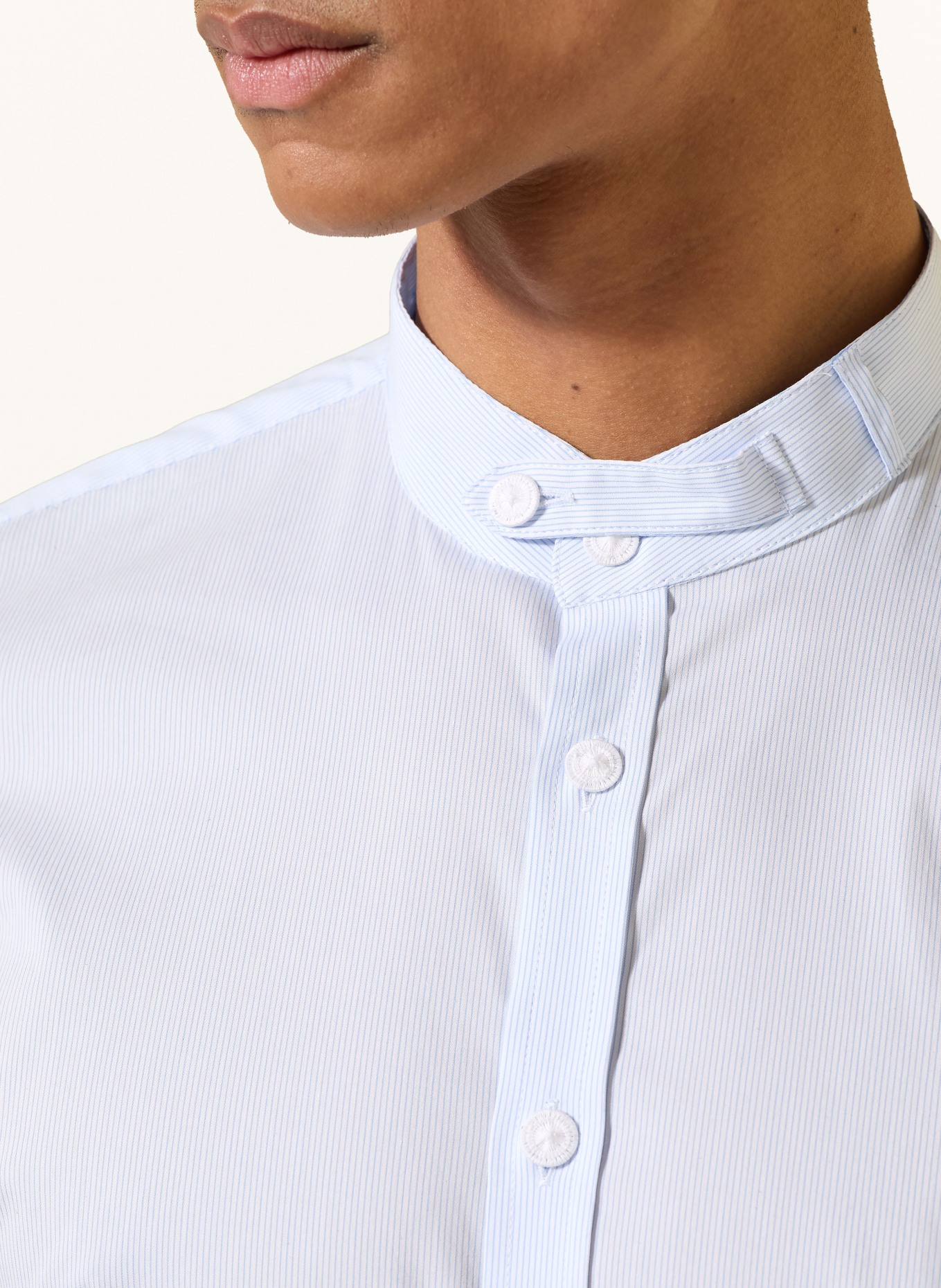 Heimatglück Tracht Chemise traditionnelle ALOIS coupe classique: BLANC / BLEU CLAIR