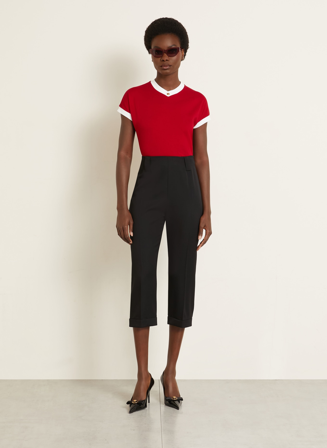 VERSACE spodnie 3/4: CZARNY